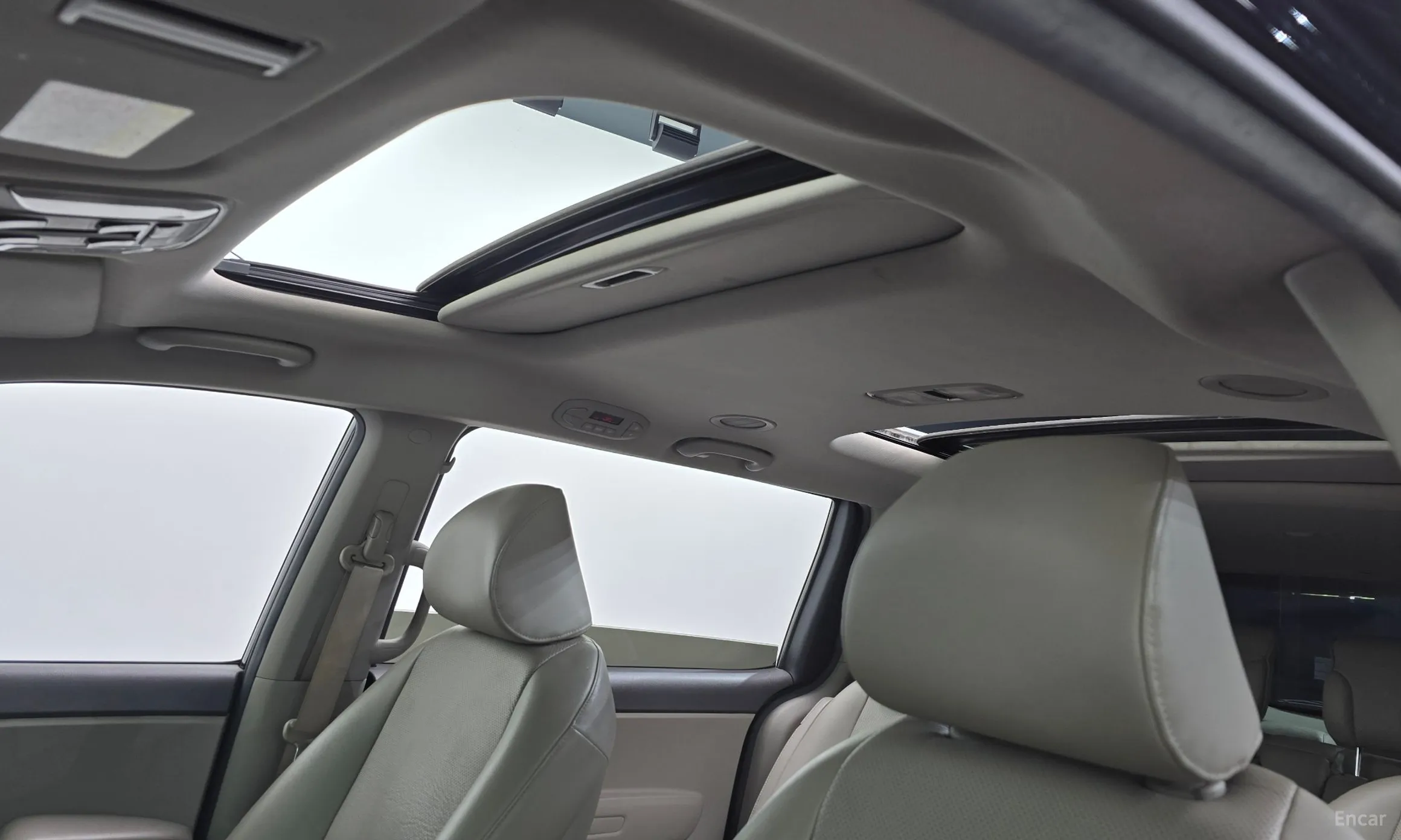 Kia Carnival превью 19