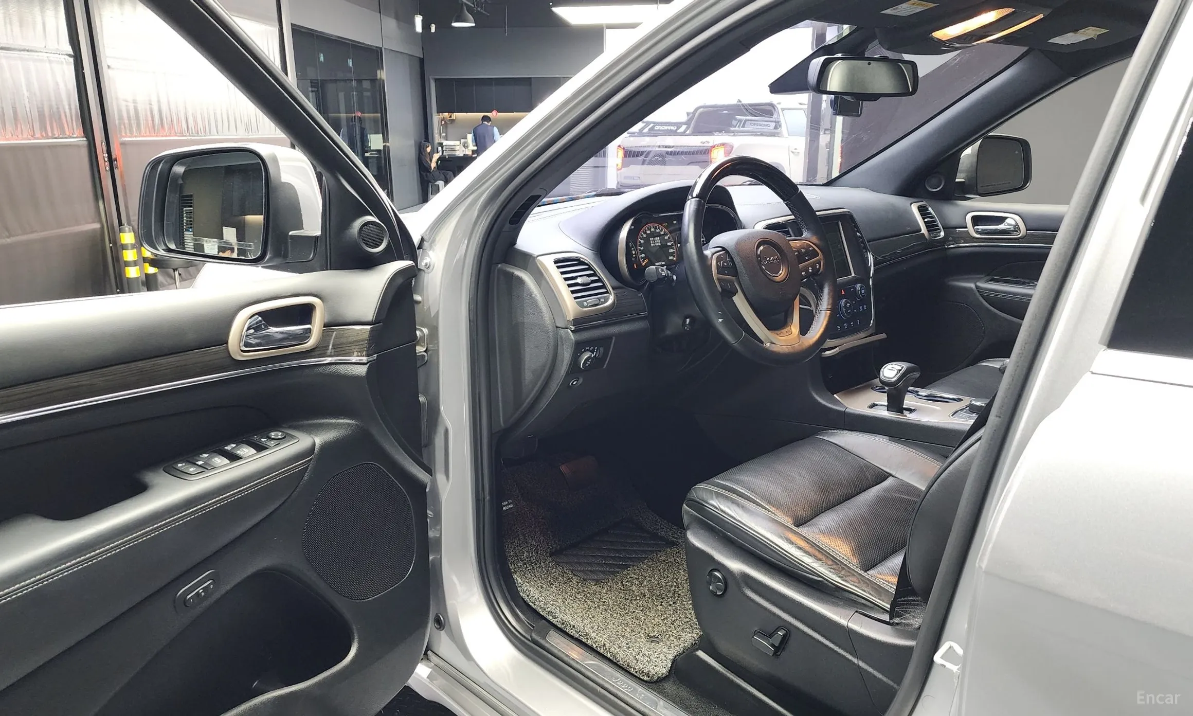 Jeep Grand Cherokee превью 10