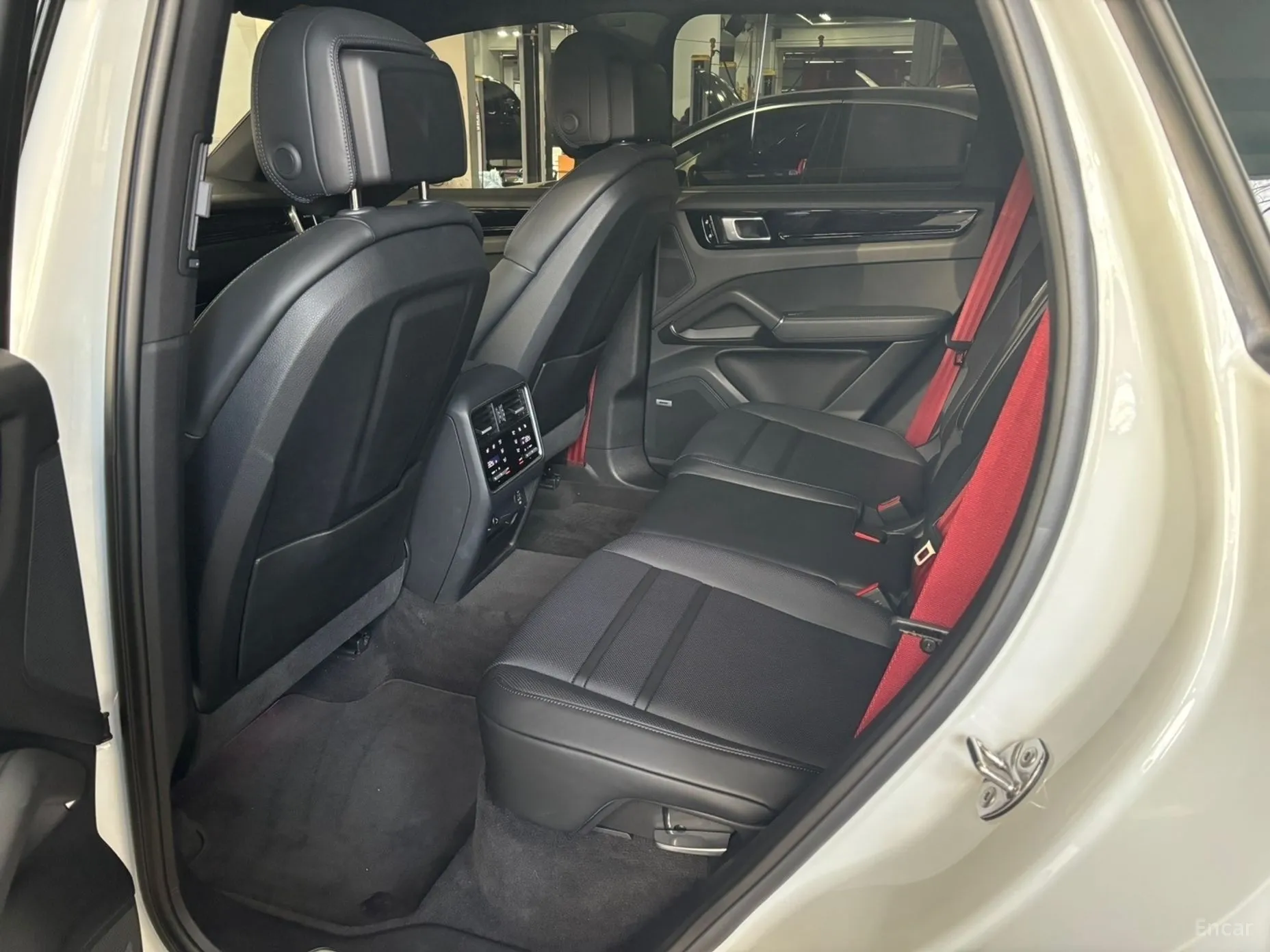 Porsche Cayenne (PO536) превью 14