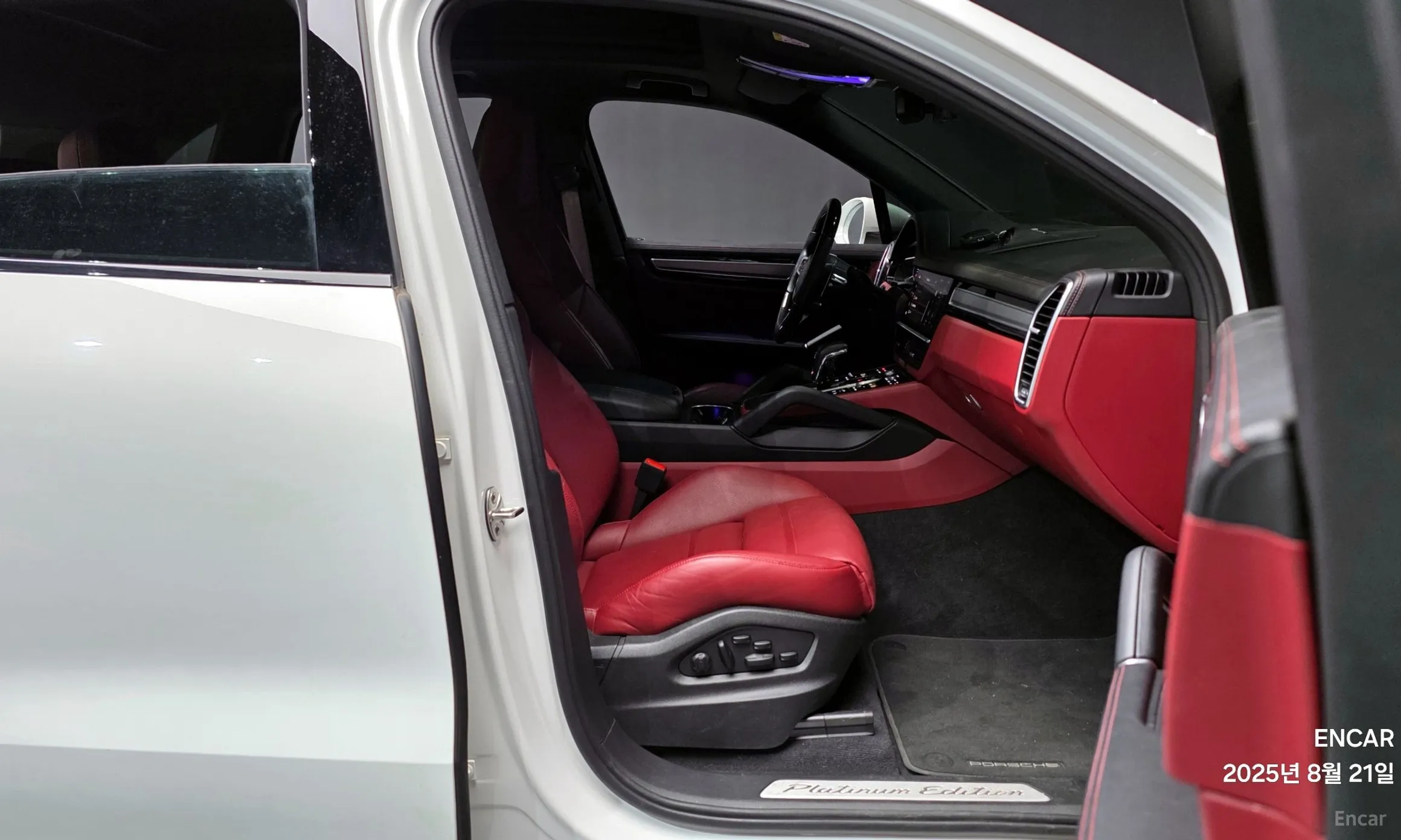 Porsche Cayenne (PO536) превью 11