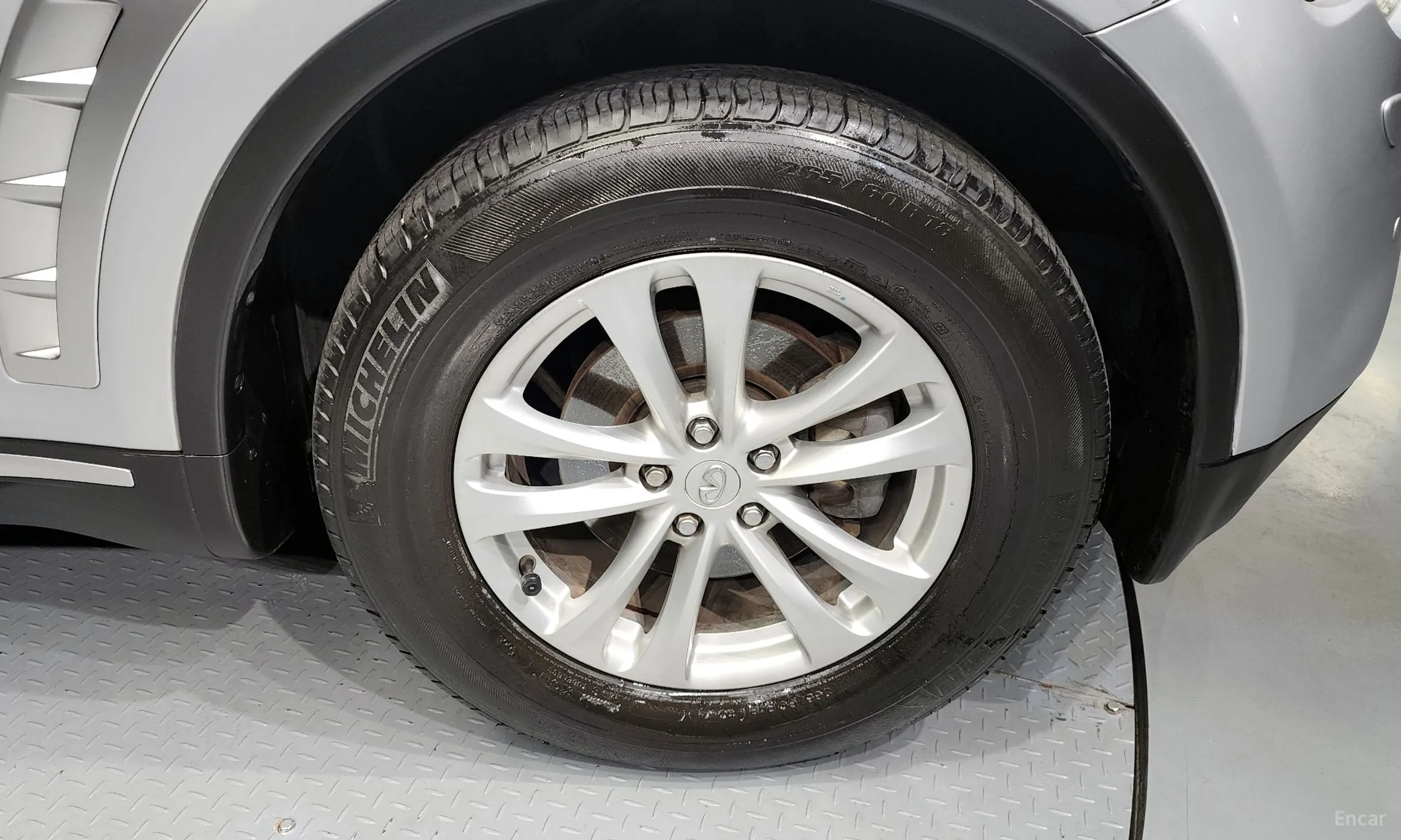 Infiniti FX35 превью 5
