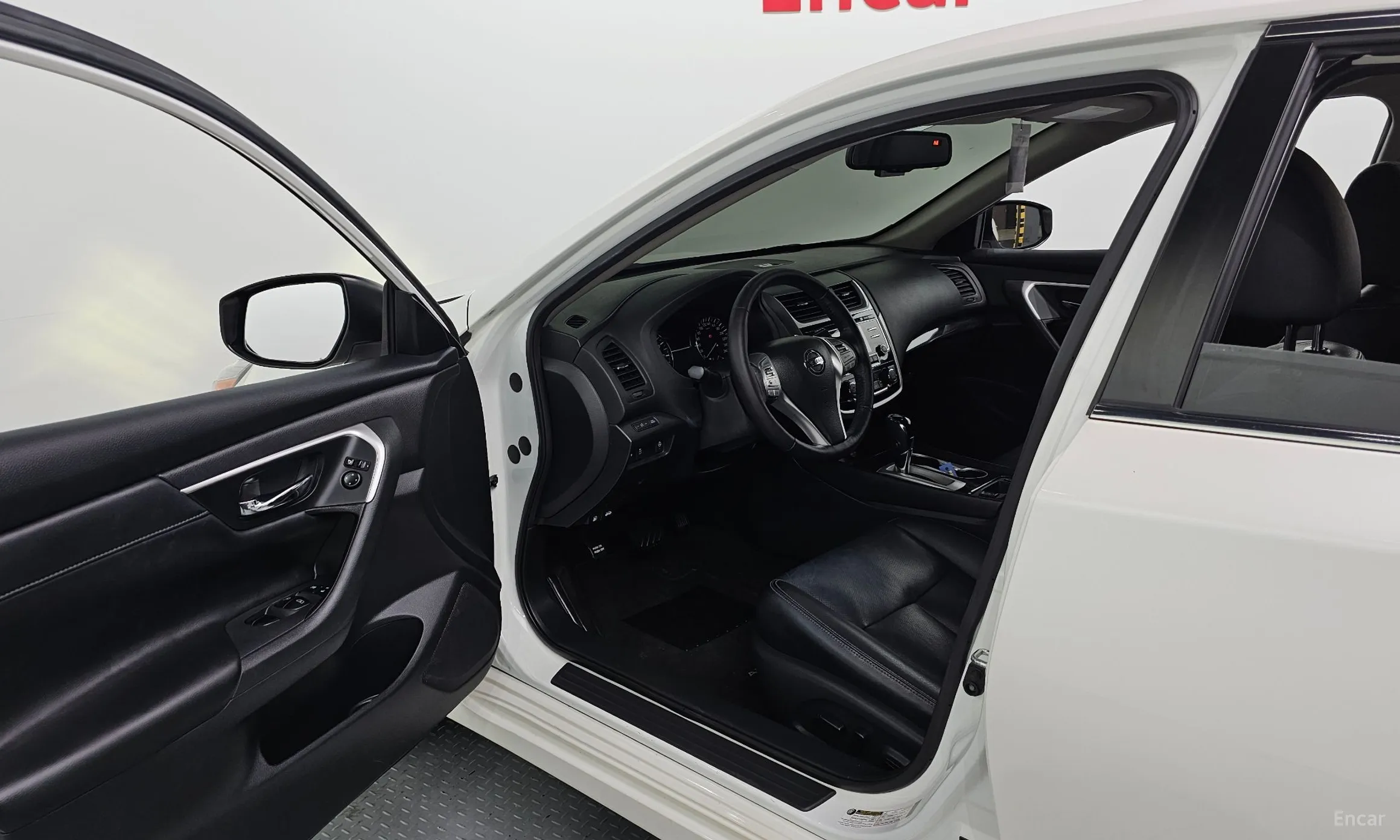 Nissan Altima превью 10
