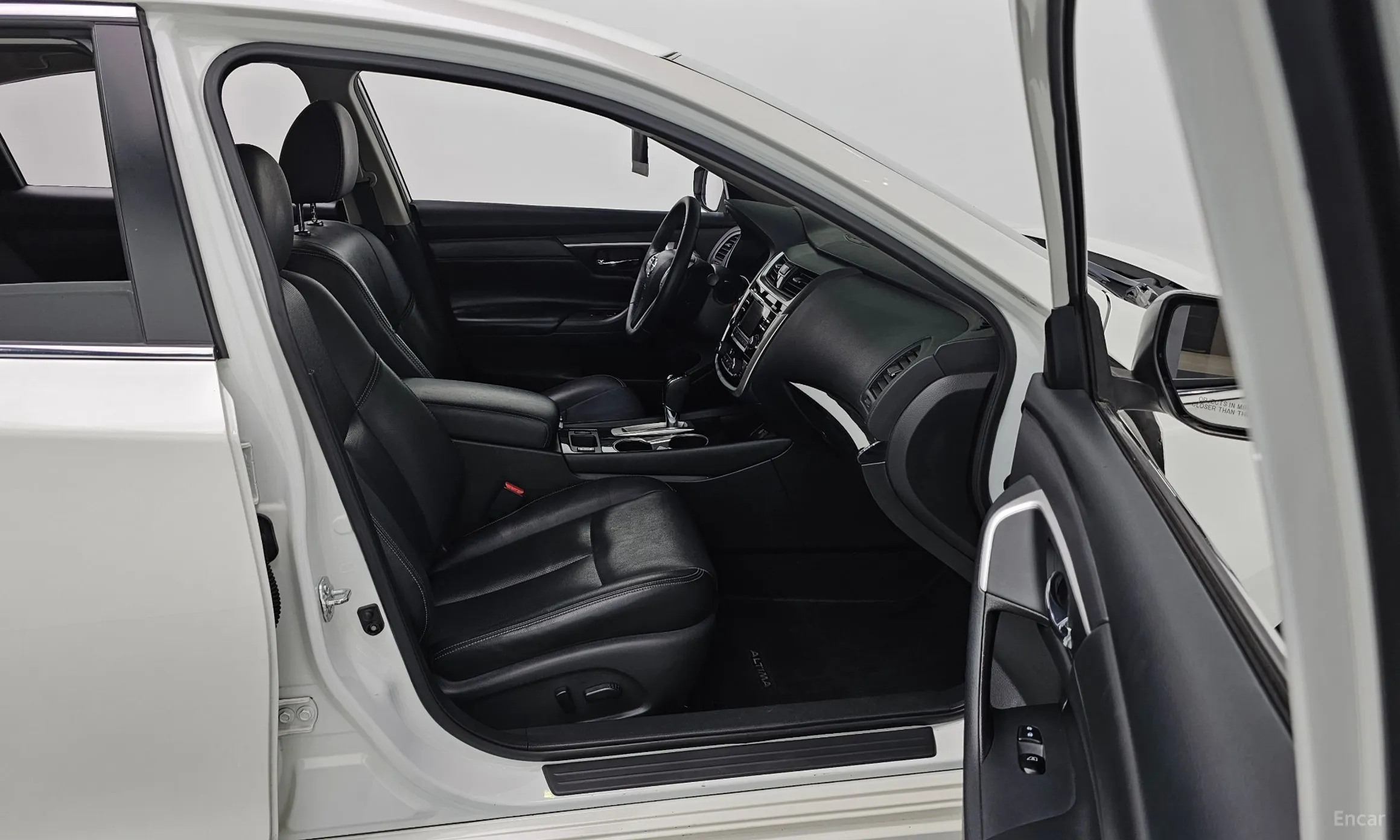 Nissan Altima превью 18