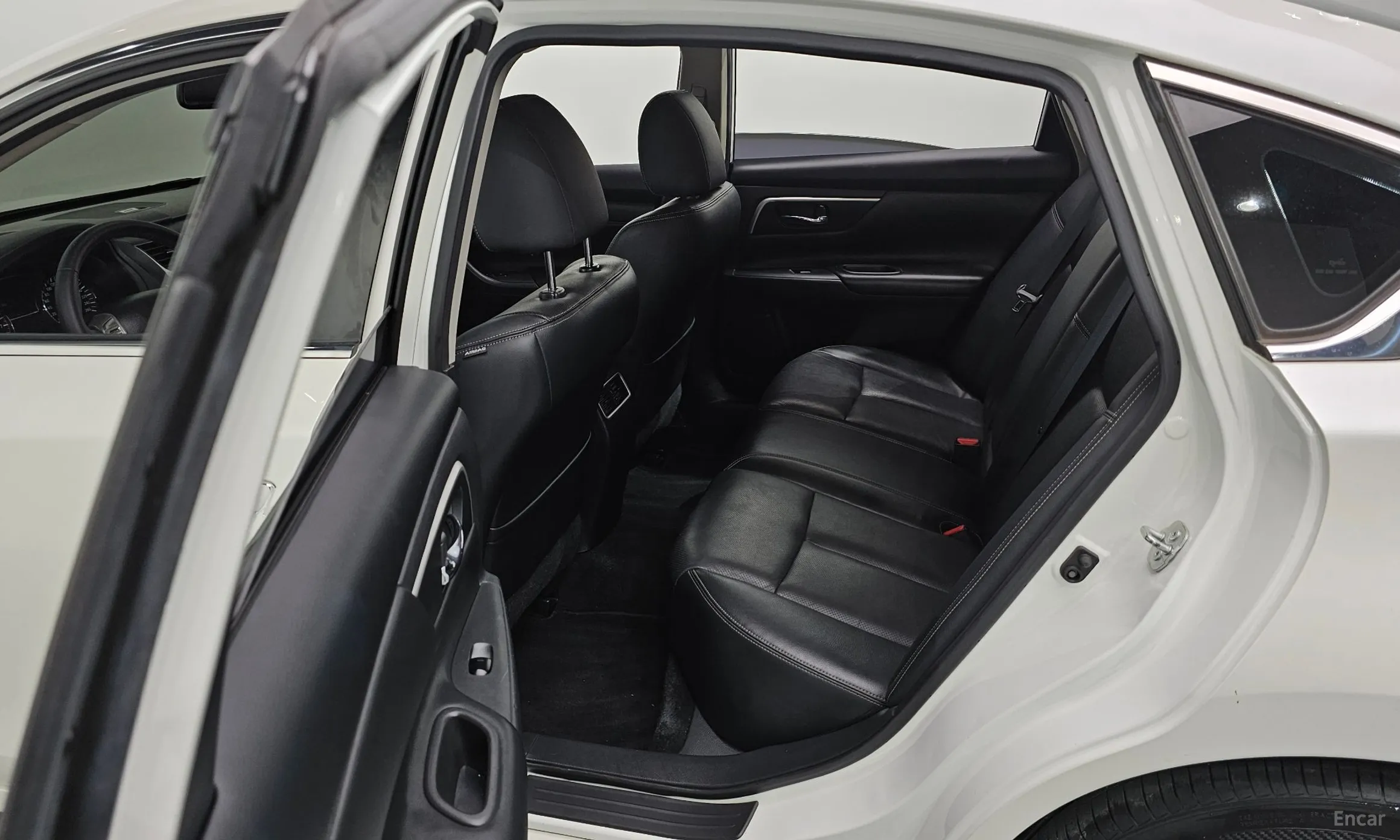 Nissan Altima превью 19
