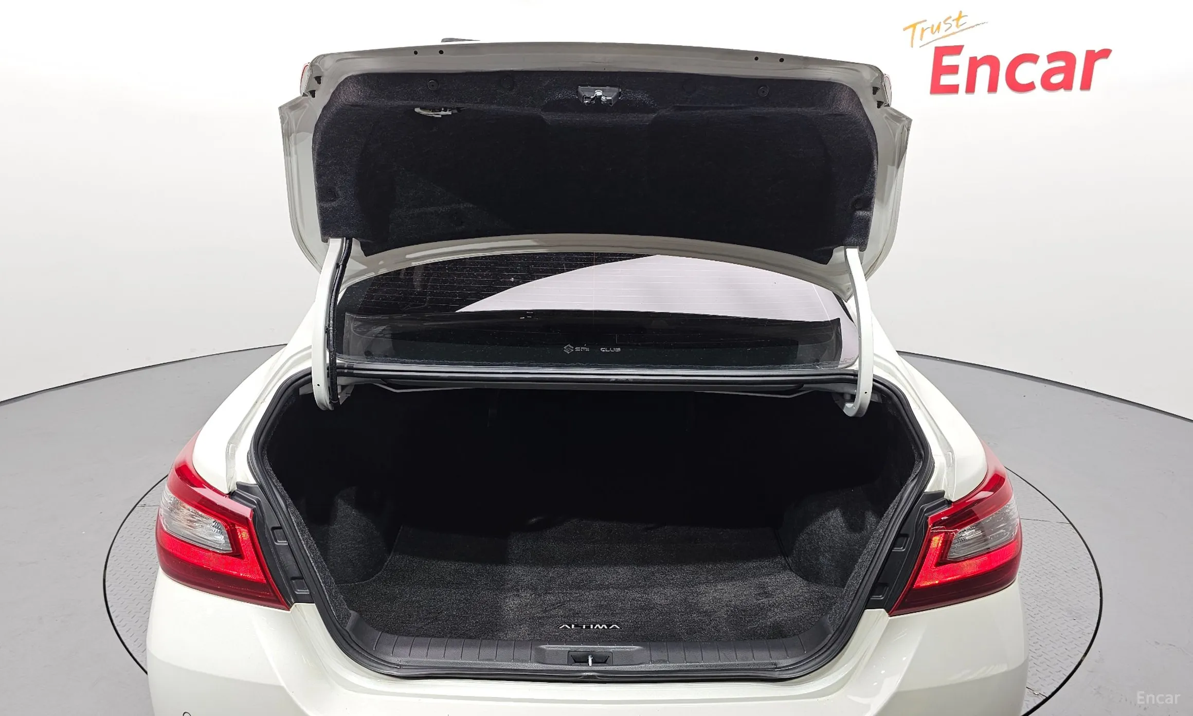 Nissan Altima превью 20