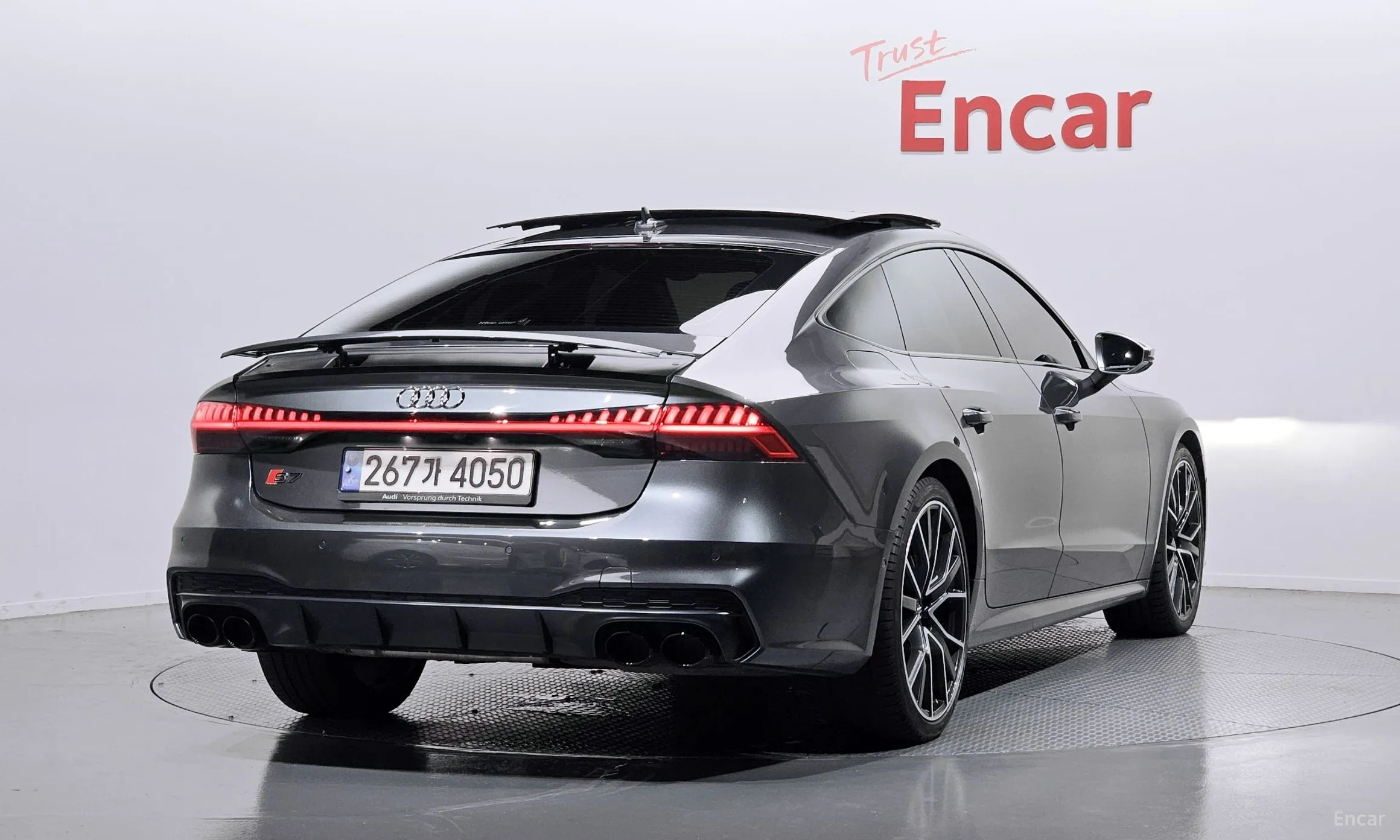 Audi S7 (4K)