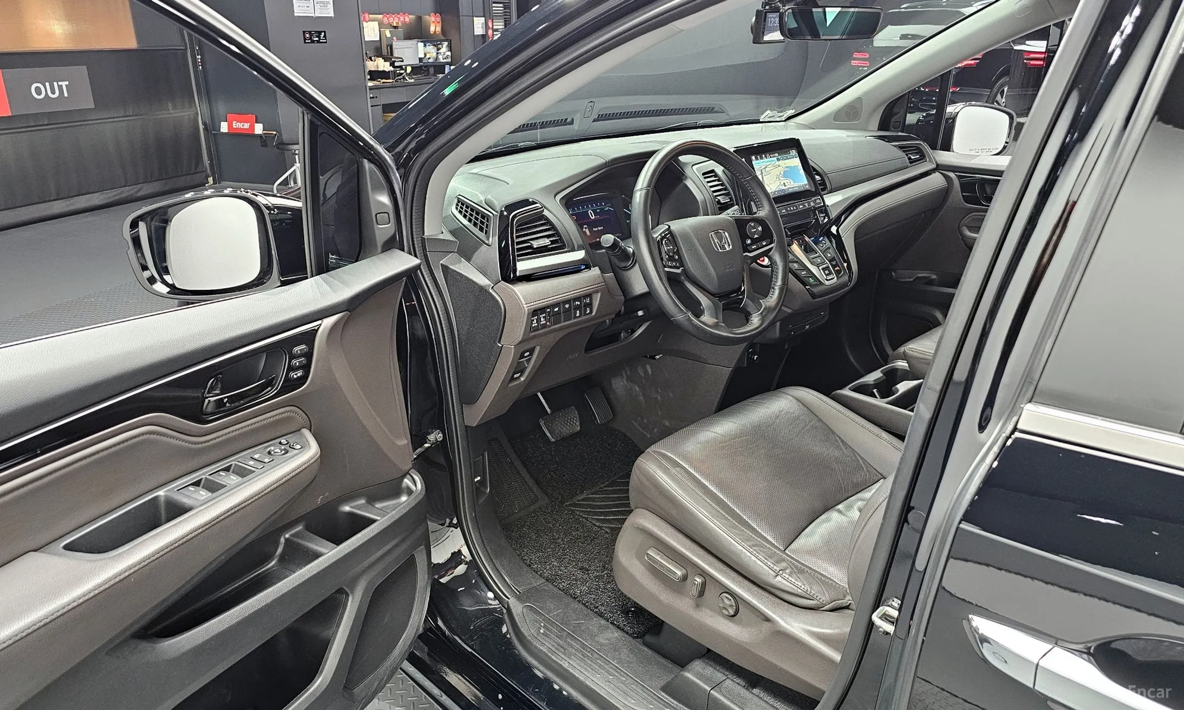Honda Odyssey превью 11