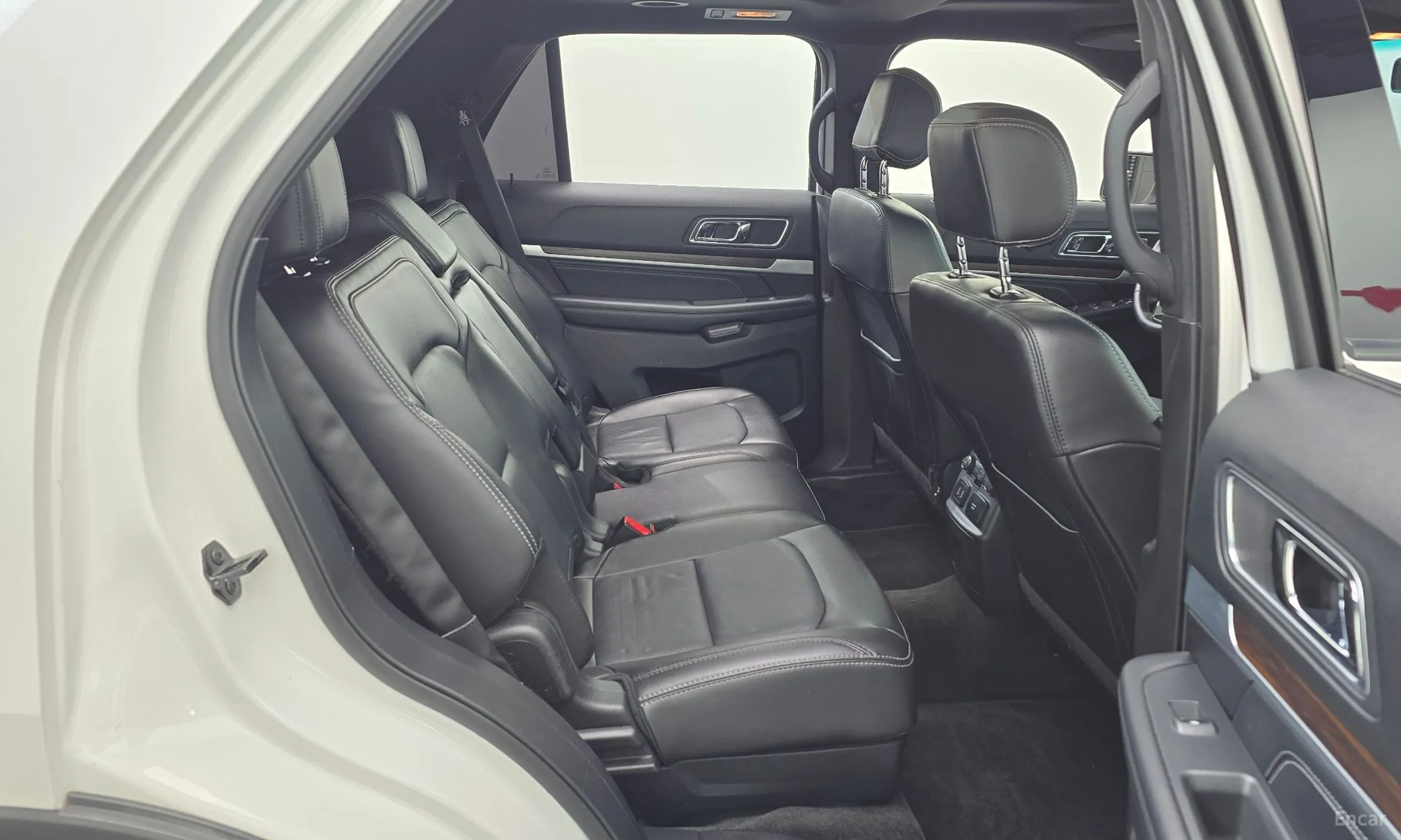 Ford Explorer превью 12