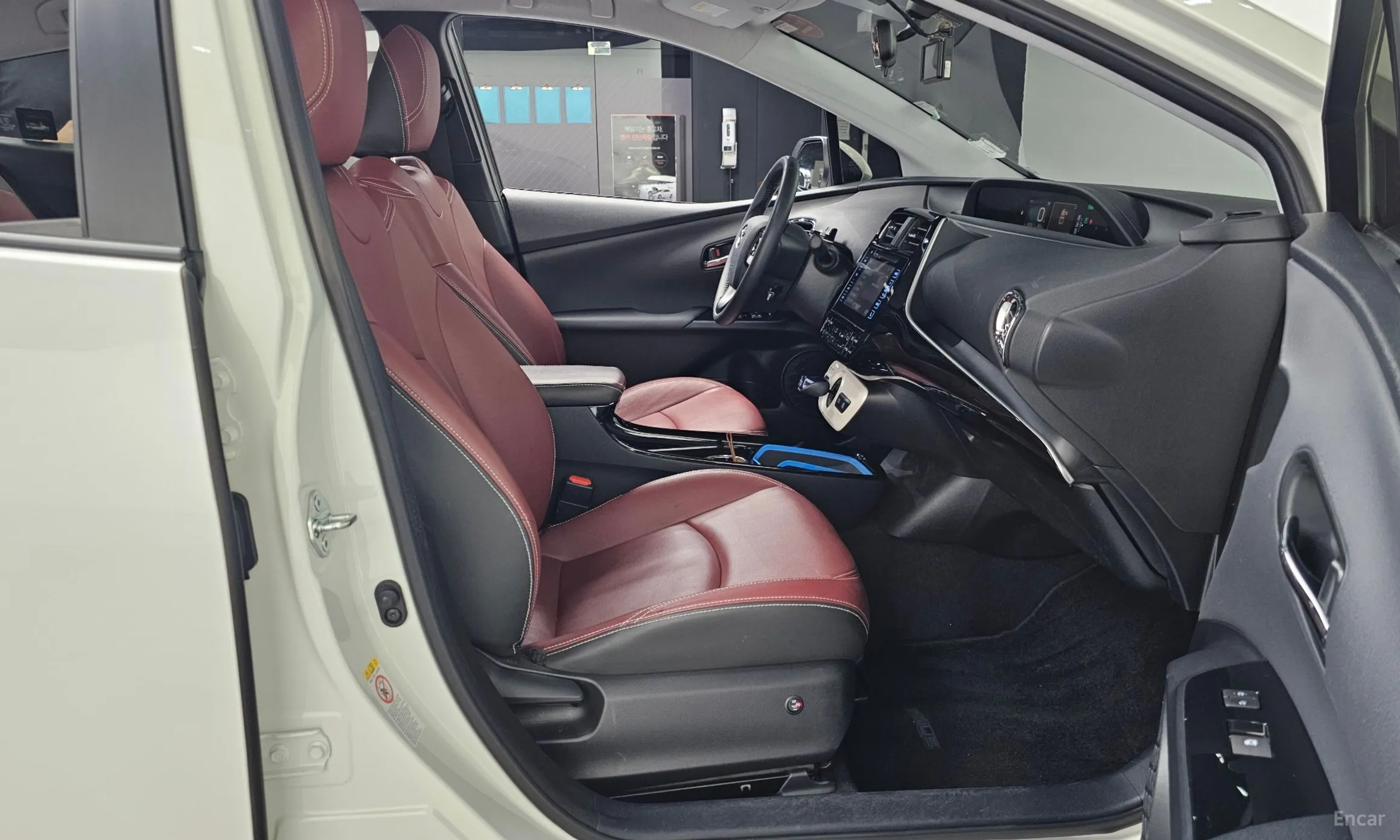 Toyota Prius 4th Generation превью 11