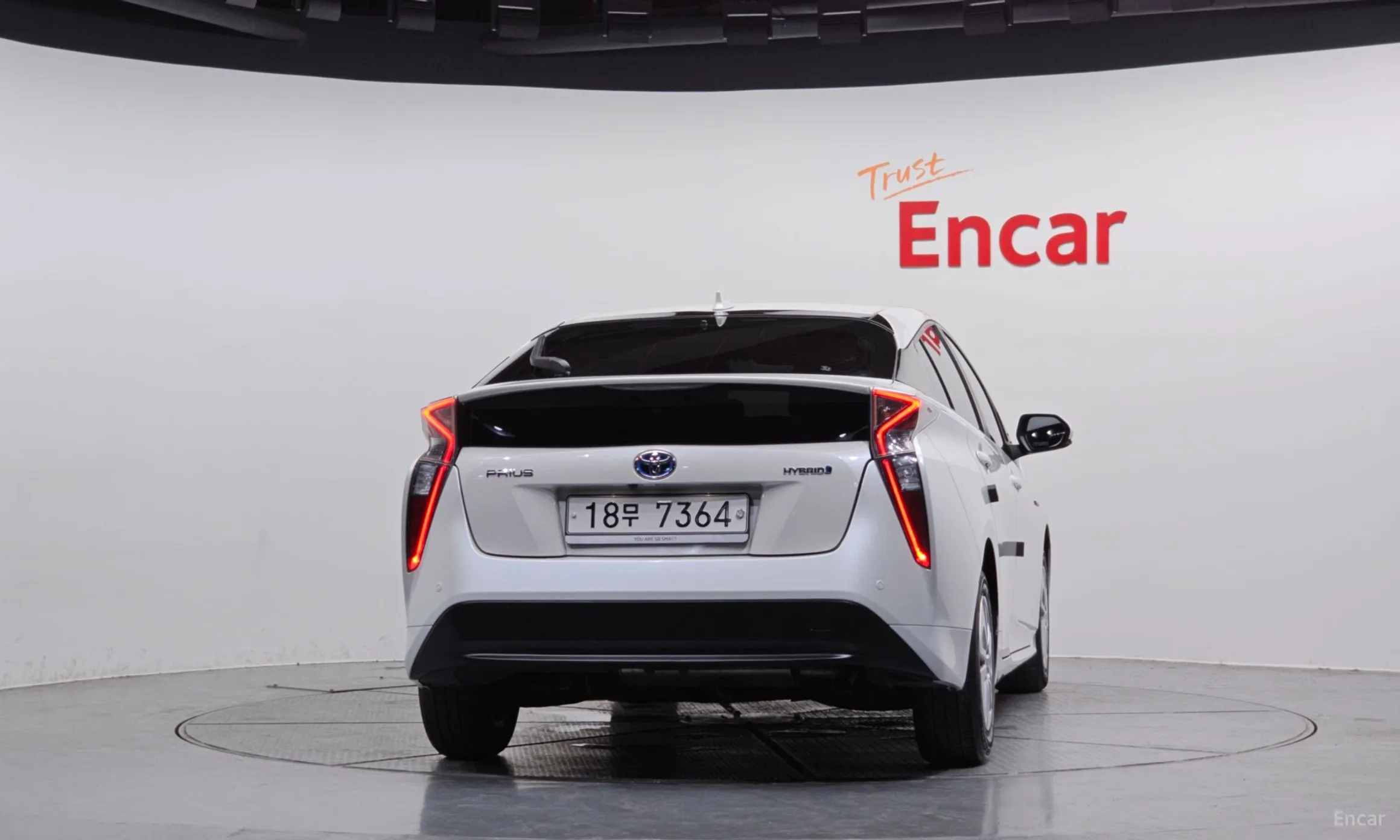 Toyota Prius 4th Generation превью 4