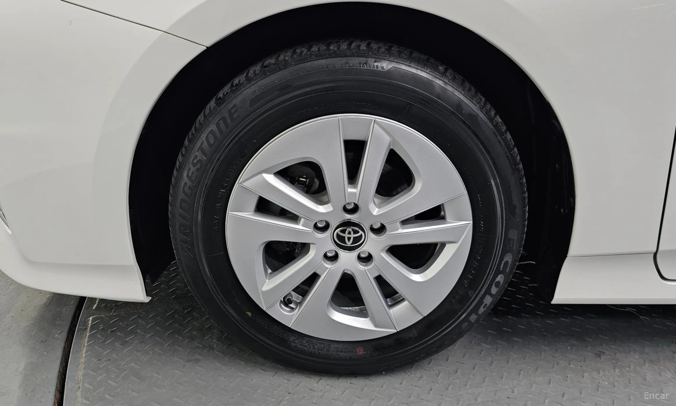 Toyota Prius 4th Generation превью 5