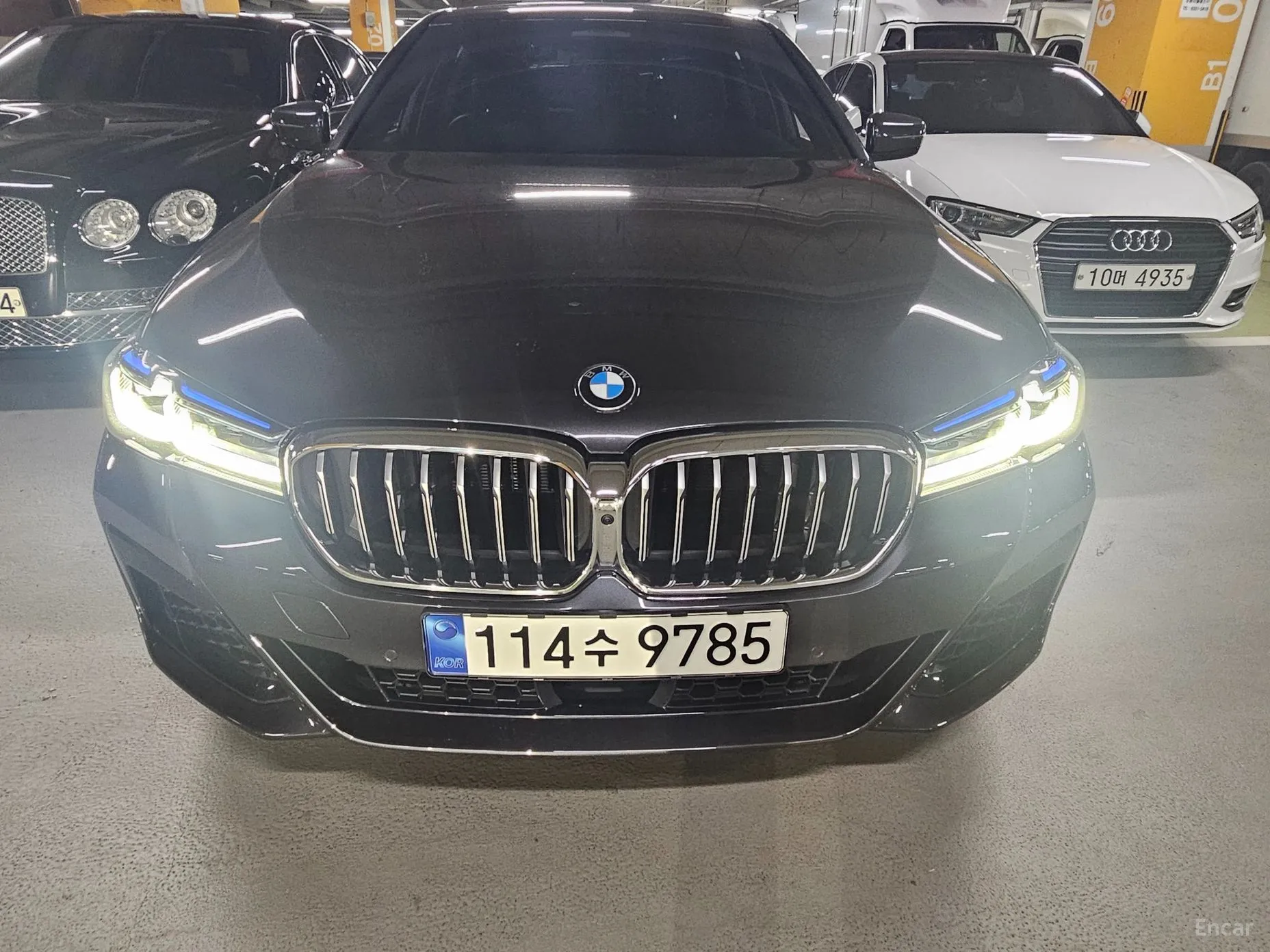 BMW 5 Series (G30) превью 15