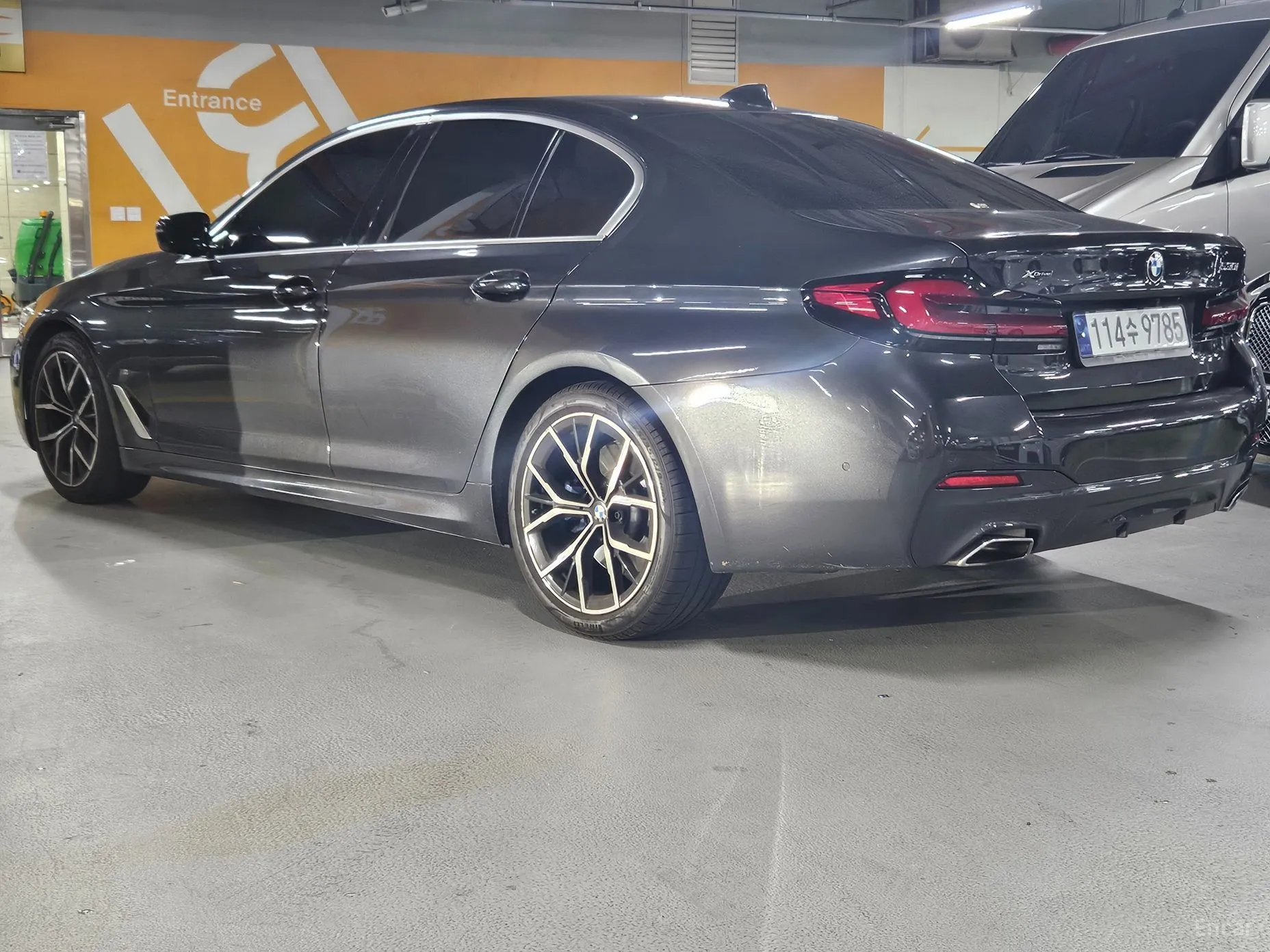 BMW 5 Series (G30) превью 2