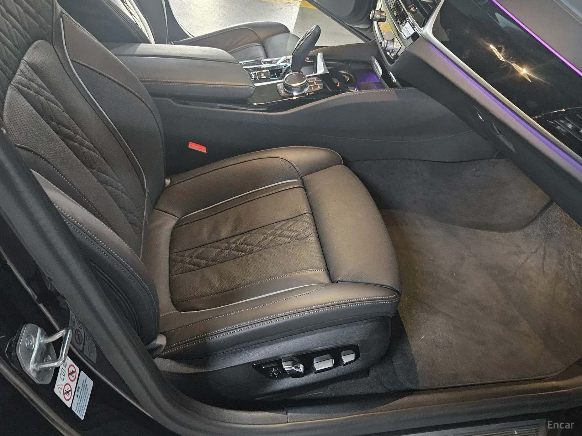 BMW 5 Series (G30) превью 20