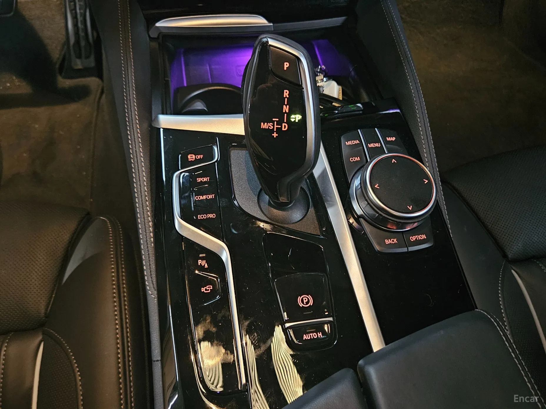 BMW 5 Series (G30) превью 9