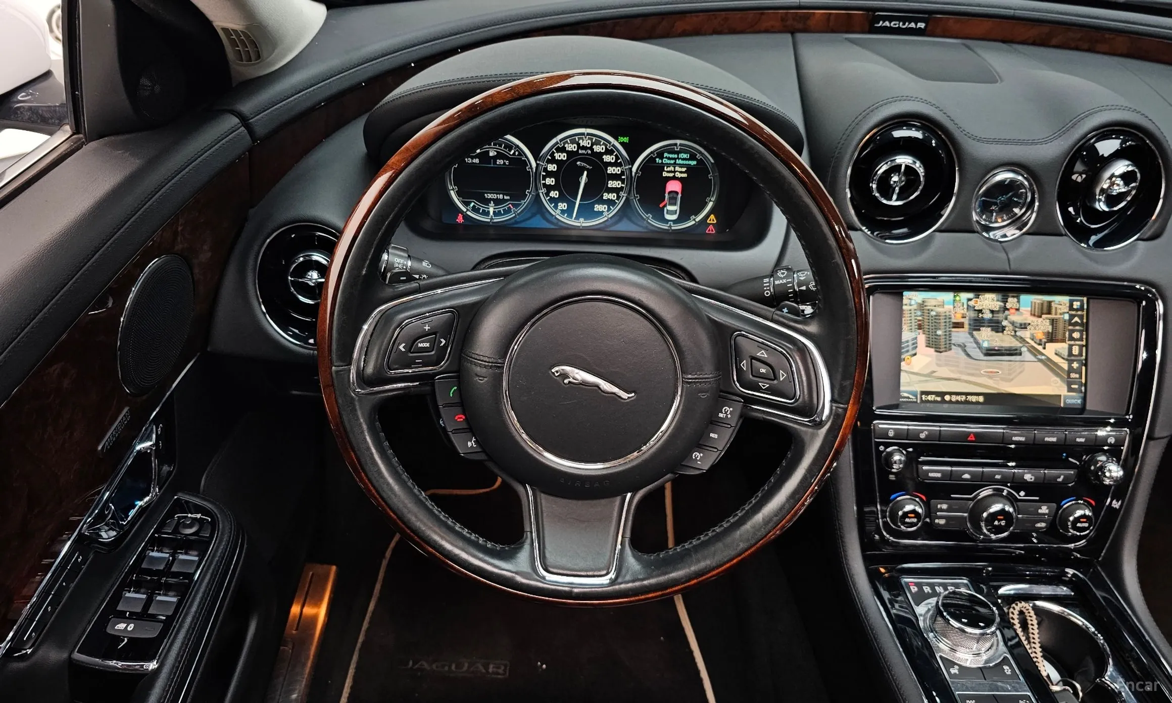 Jaguar All New XJ превью 13