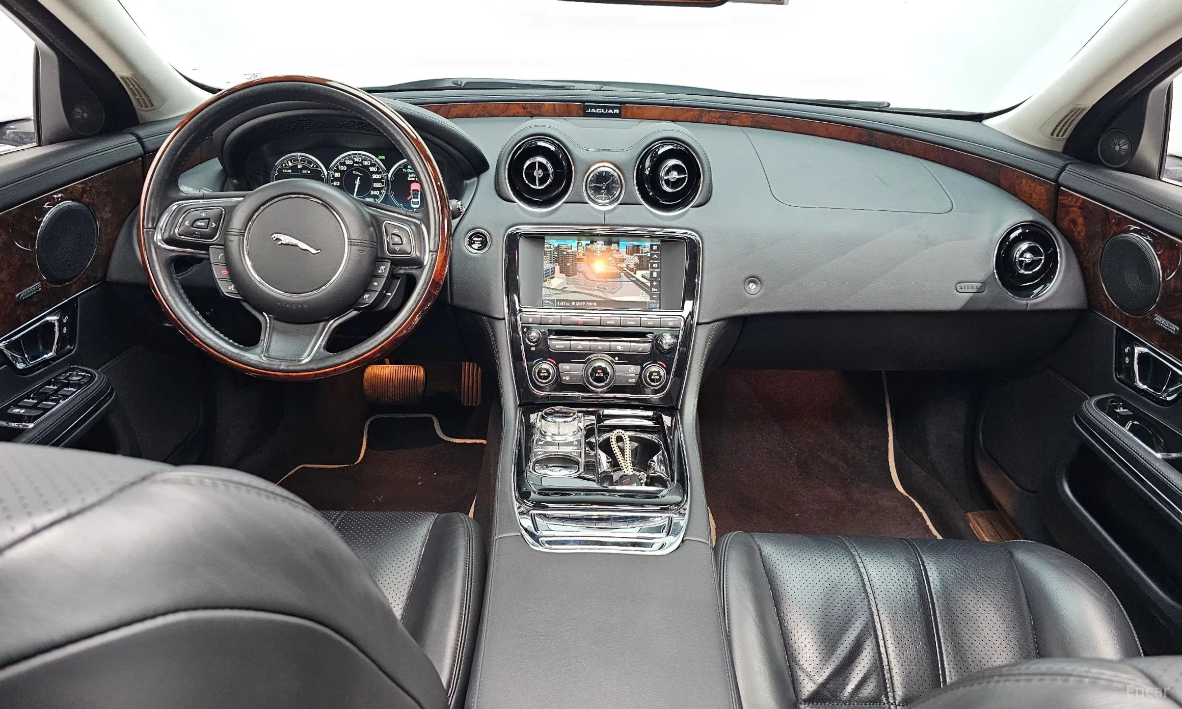 Jaguar All New XJ превью 7
