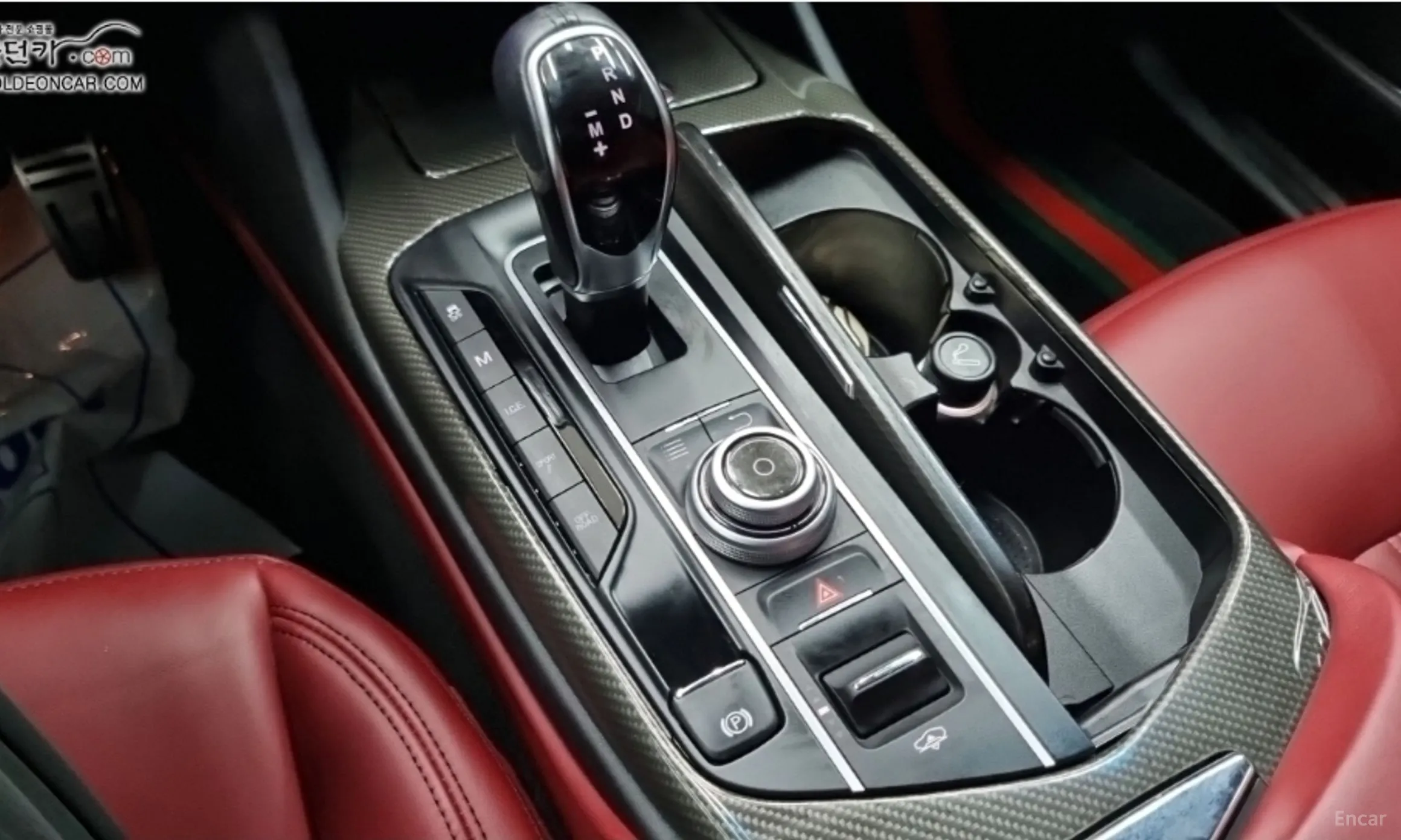 Maserati Levante превью 14