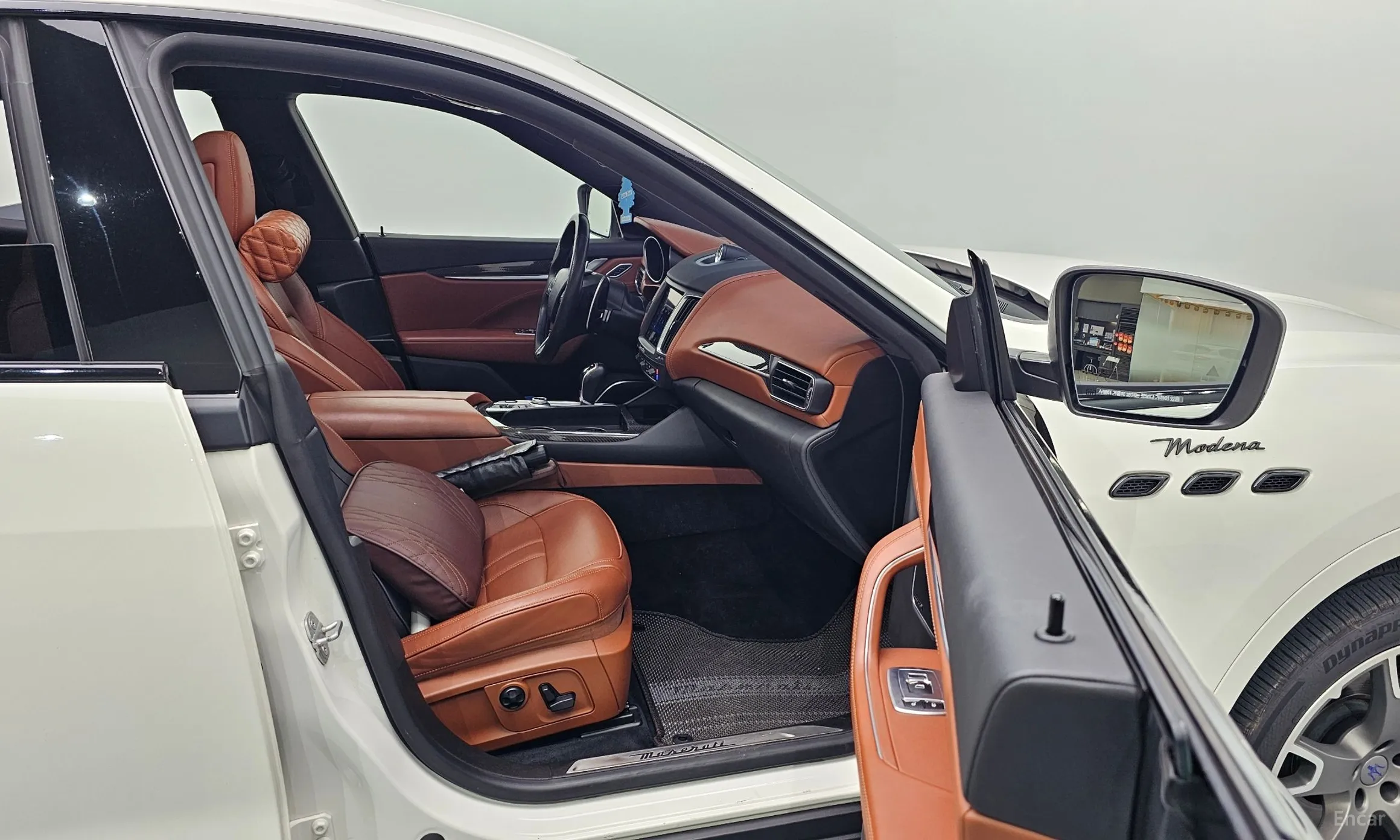 Maserati Levante превью 10
