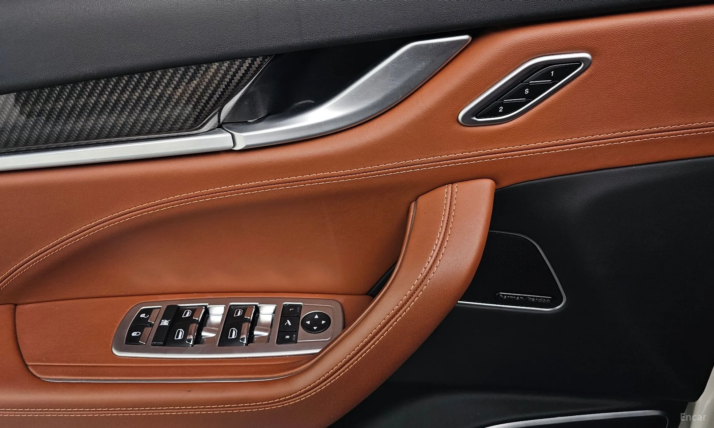 Maserati Levante превью 18