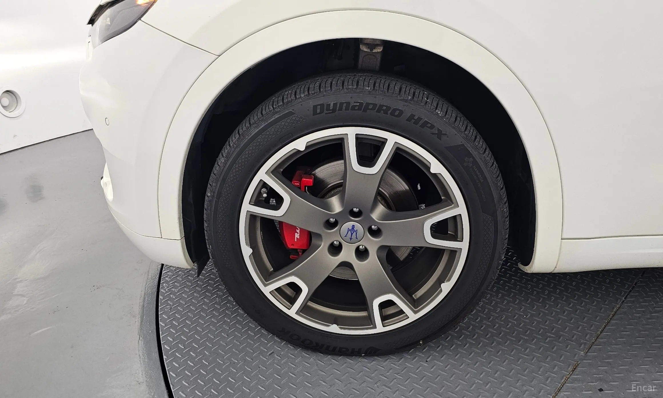 Maserati Levante превью 5