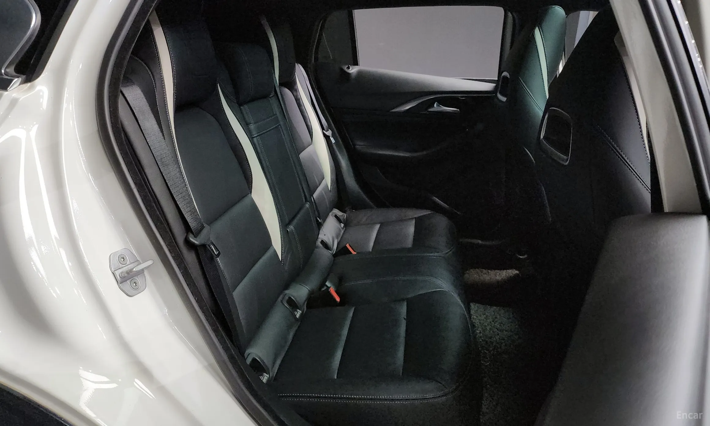 Infiniti Q30 превью 12