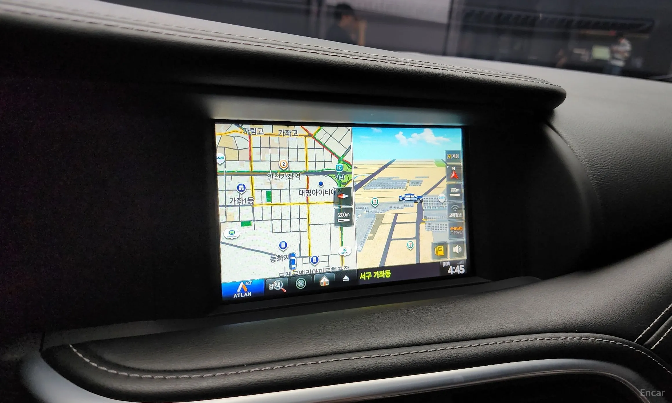 Infiniti Q30 превью 14