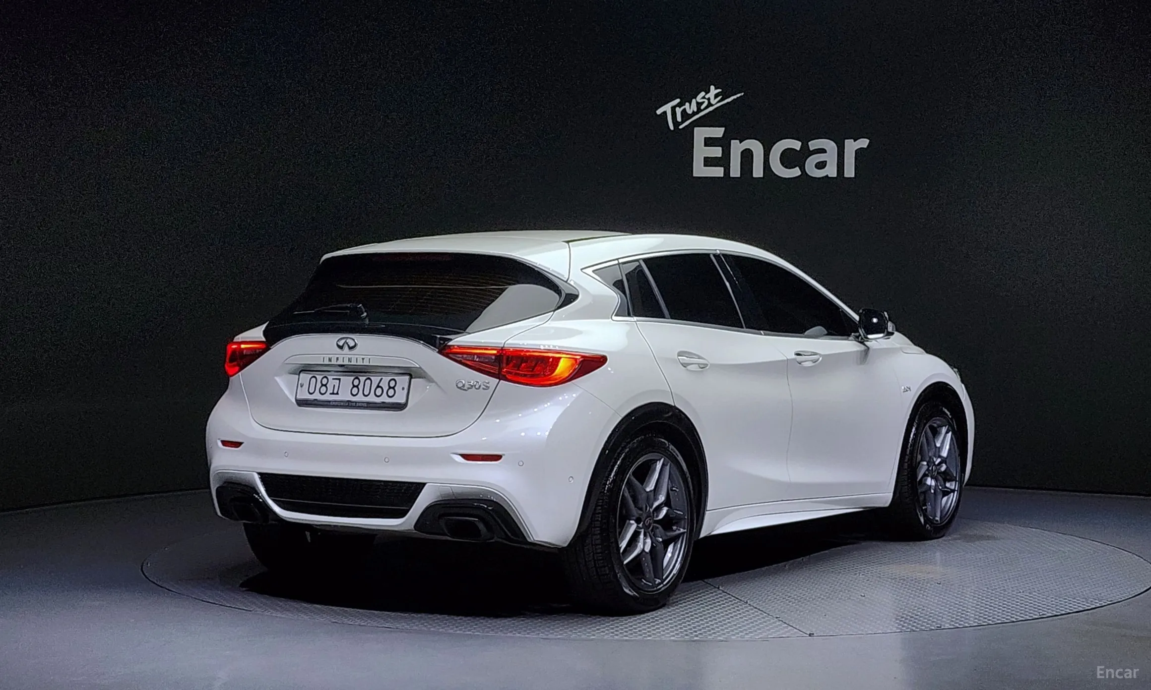 Infiniti Q30