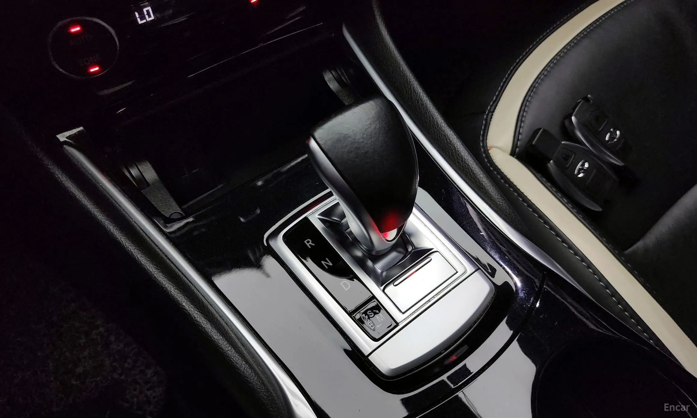Infiniti Q30 превью 9