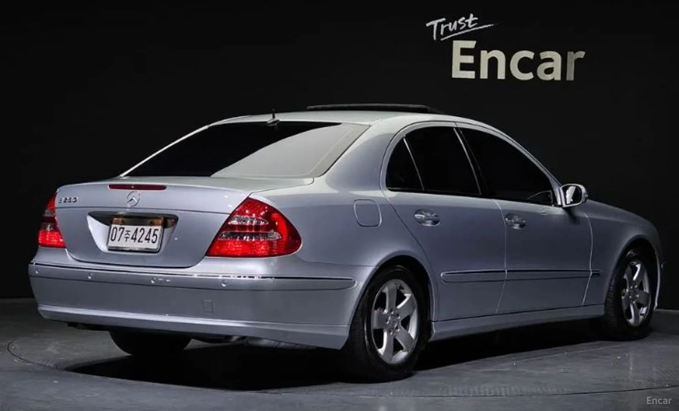 Mercedes Benz E-Class W211 превью 2