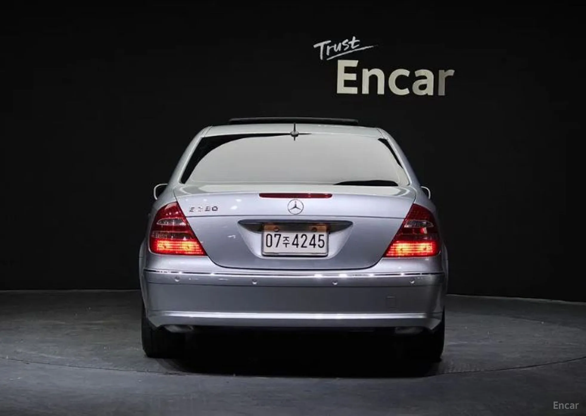 Mercedes Benz E-Class W211 превью 4