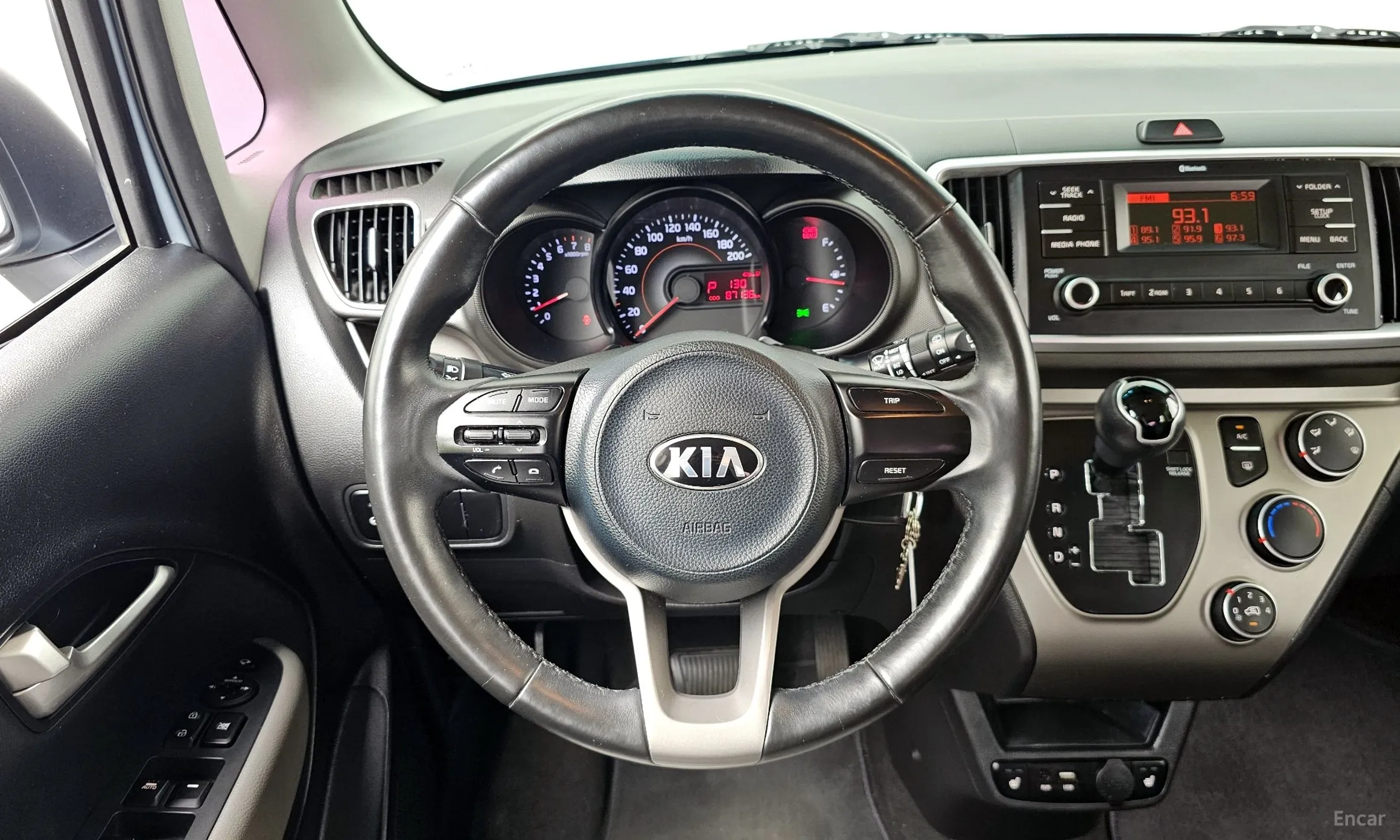 Kia Ray превью 13