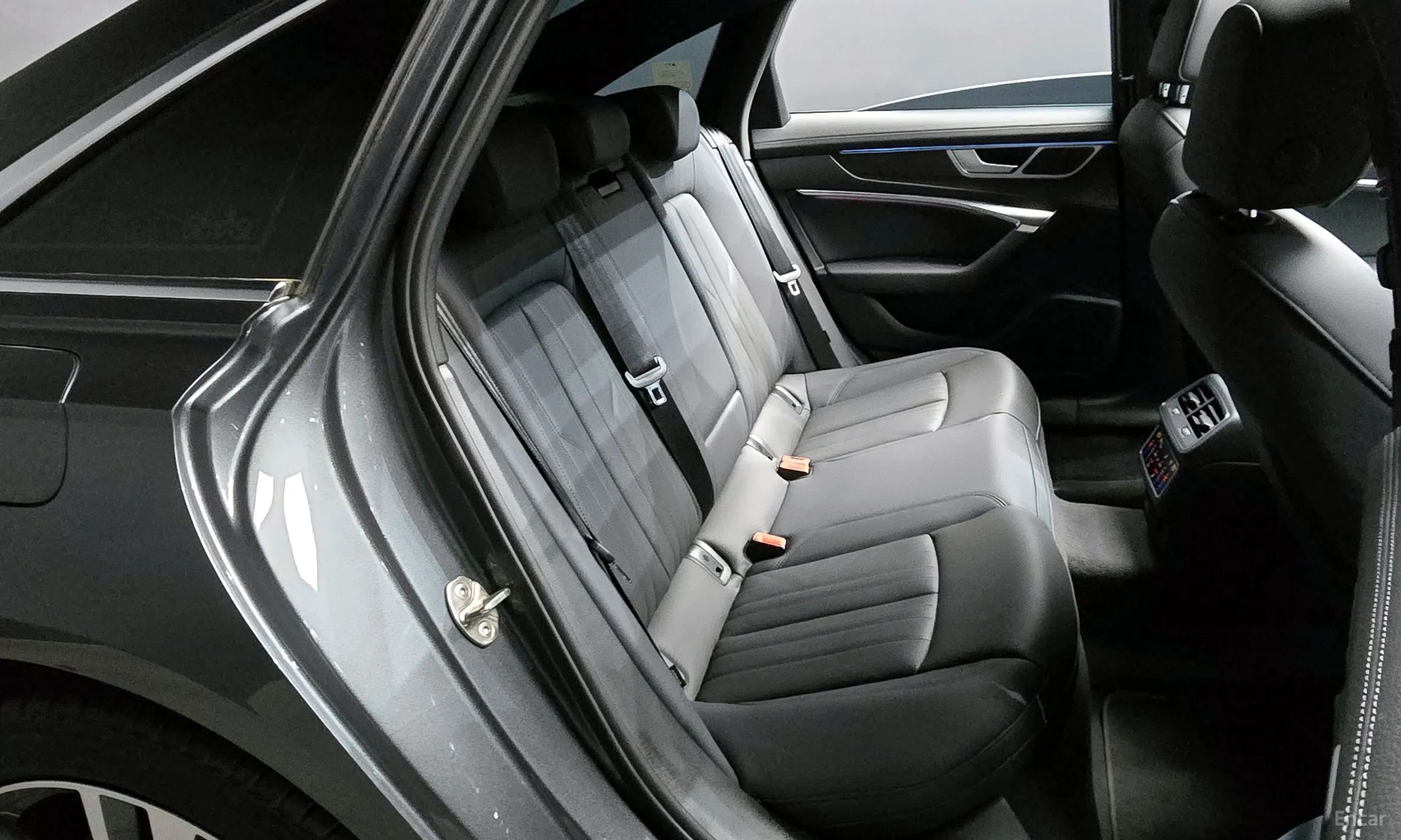 Audi A6 (C8) превью 12