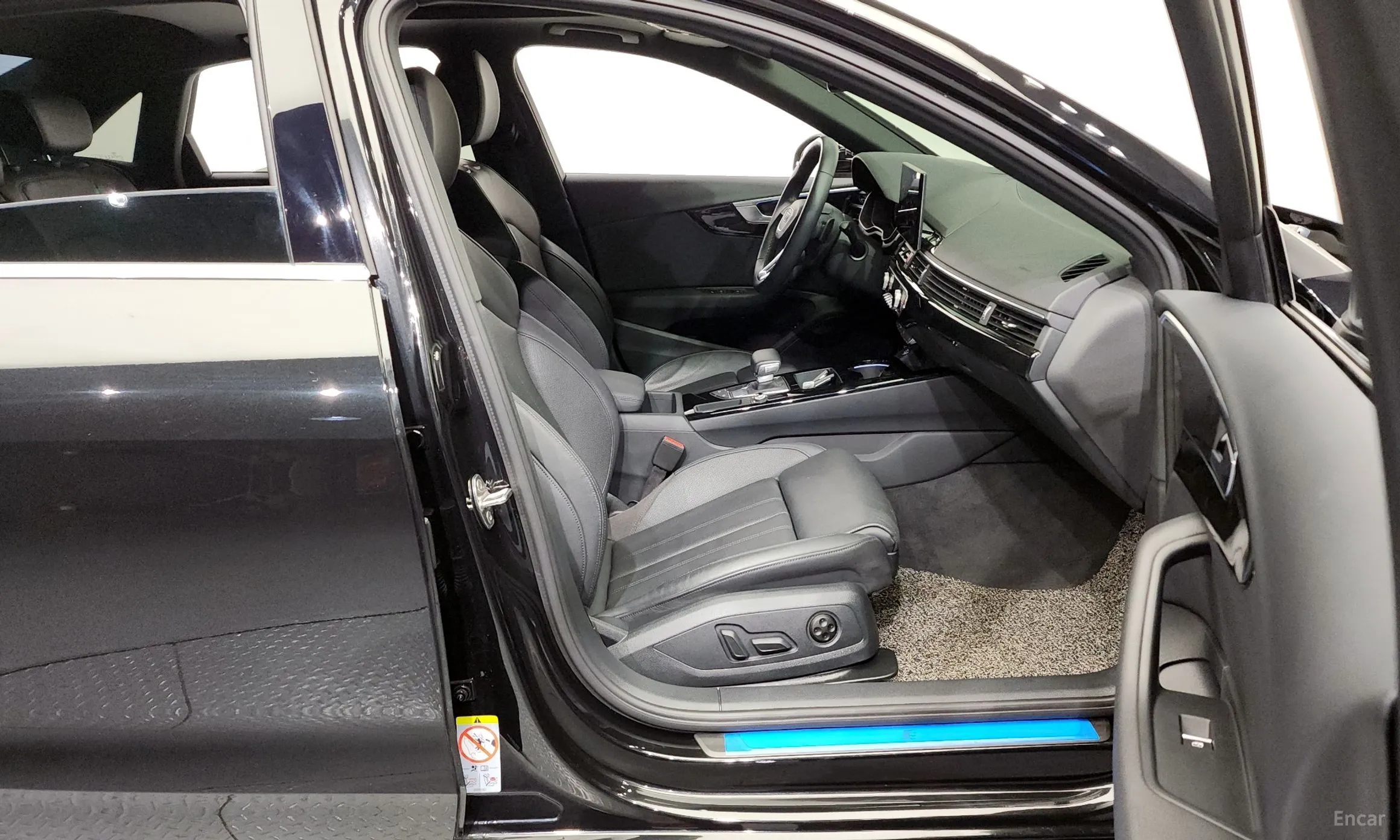 Audi A4 (B9) превью 11