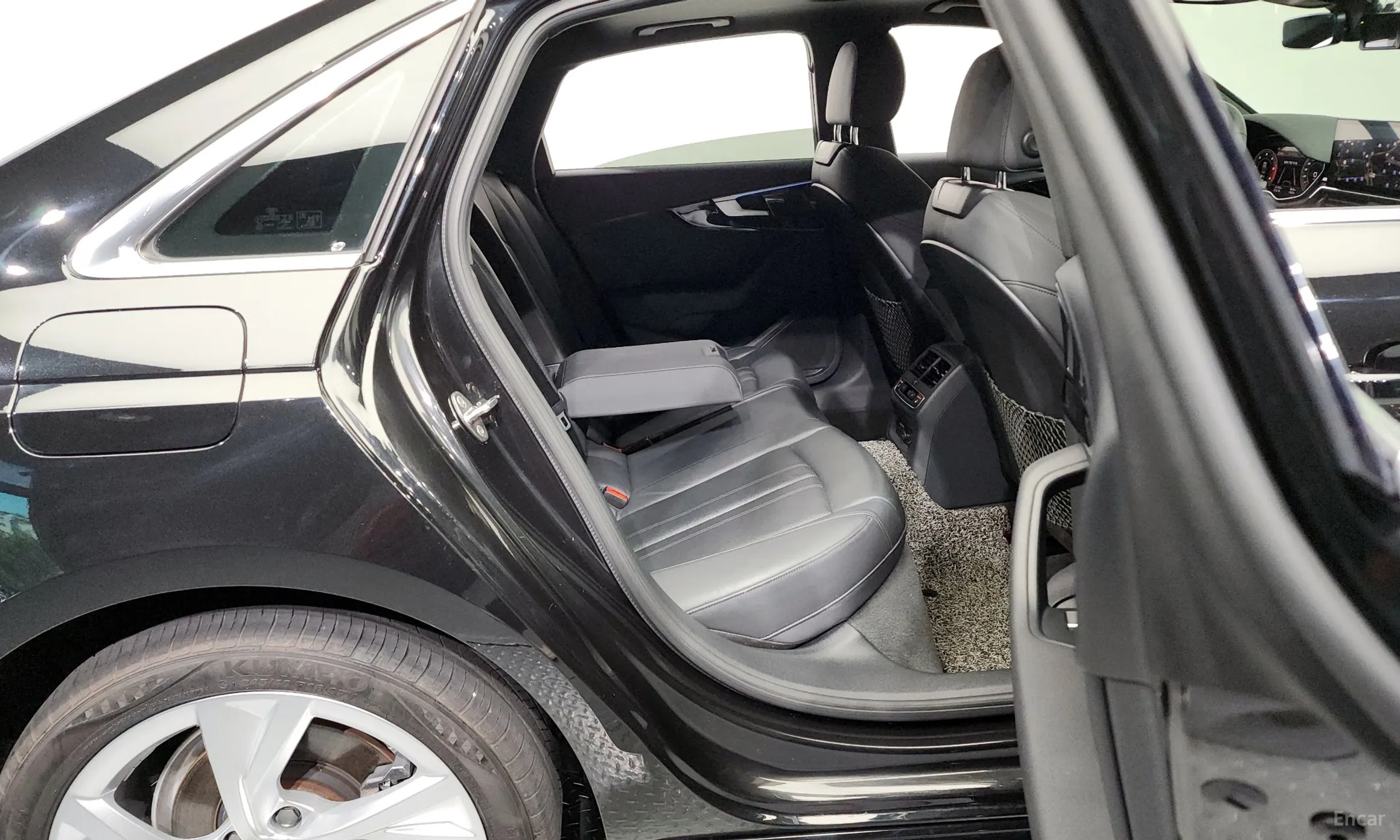 Audi A4 (B9) превью 12