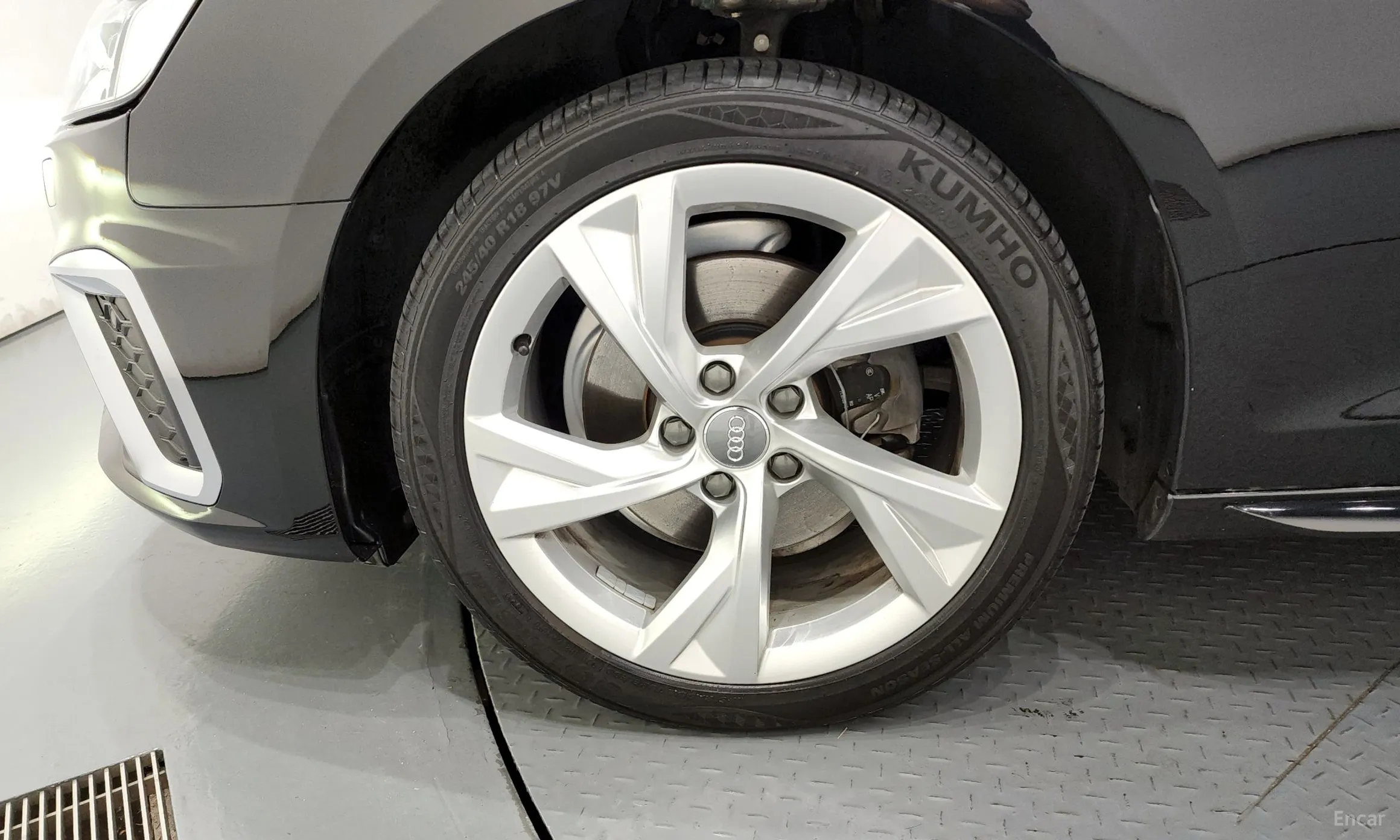Audi A4 (B9) превью 5