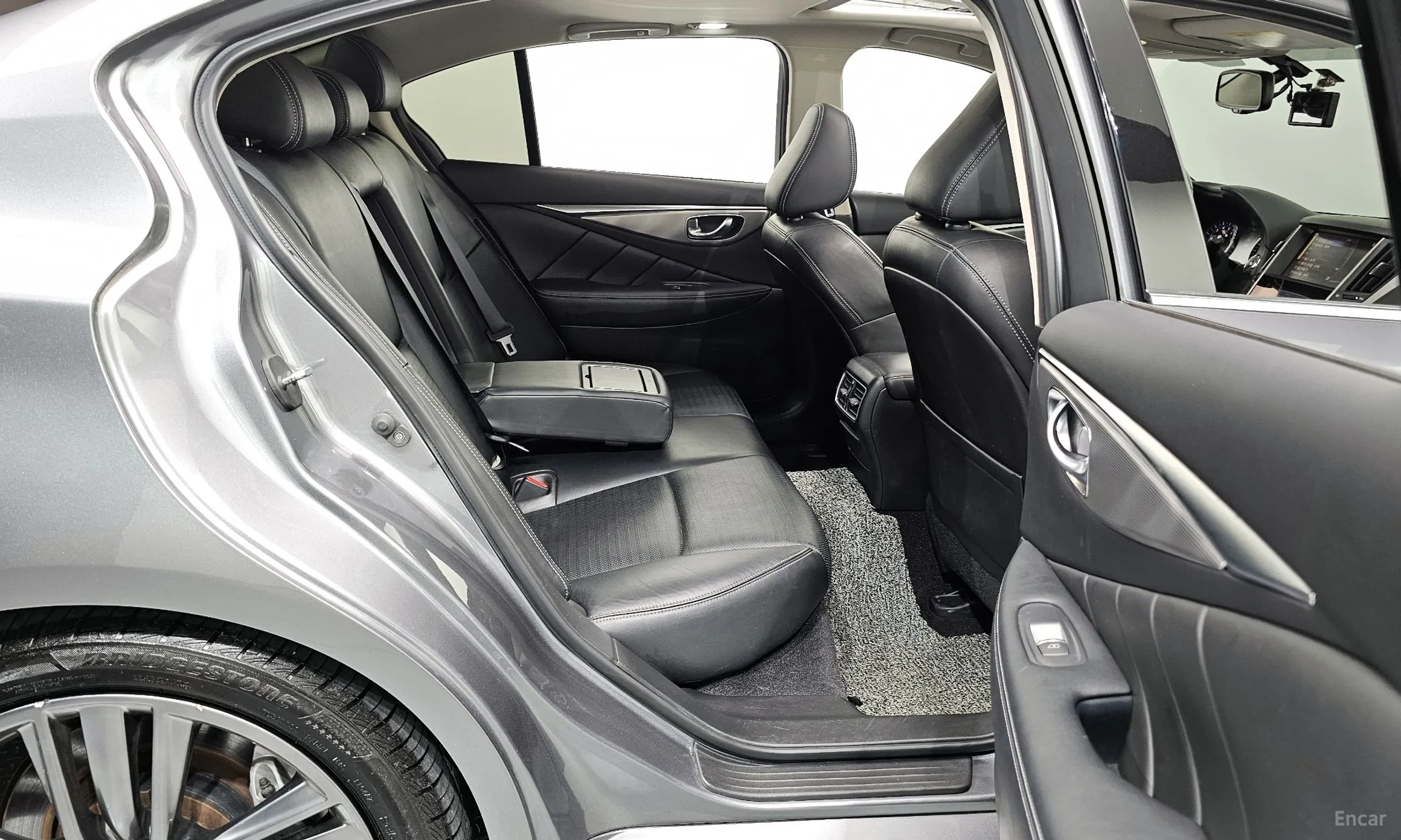 Infiniti Q50 превью 12