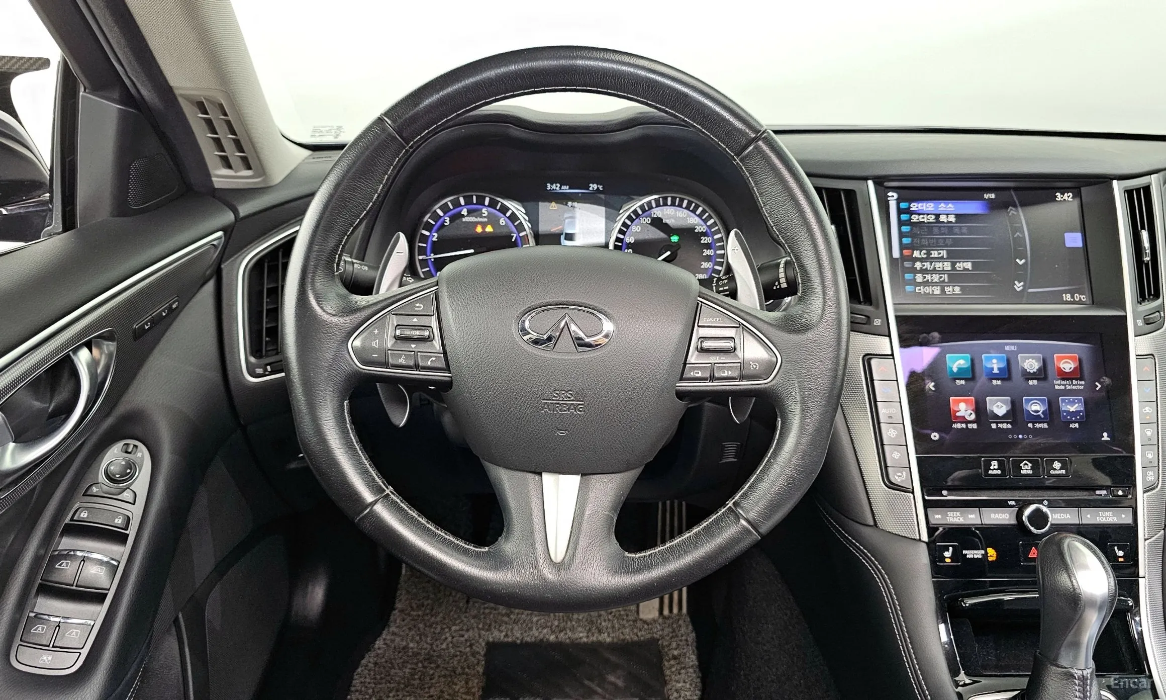 Infiniti Q50 превью 13