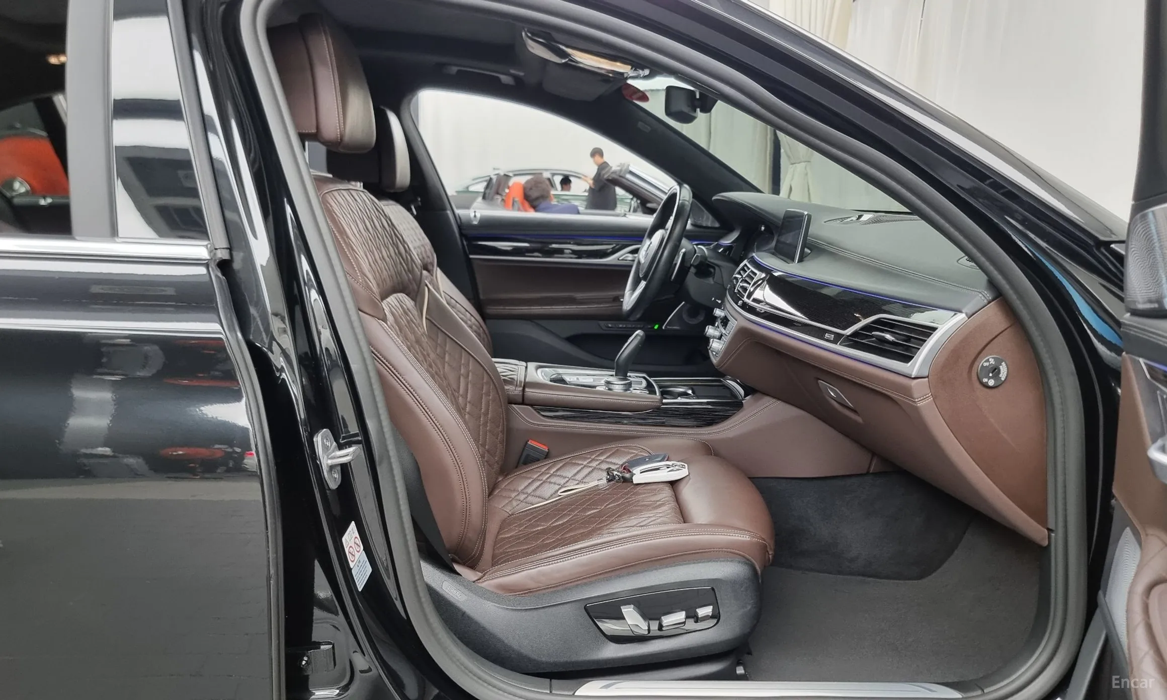 BMW 7 Series (G11) превью 11