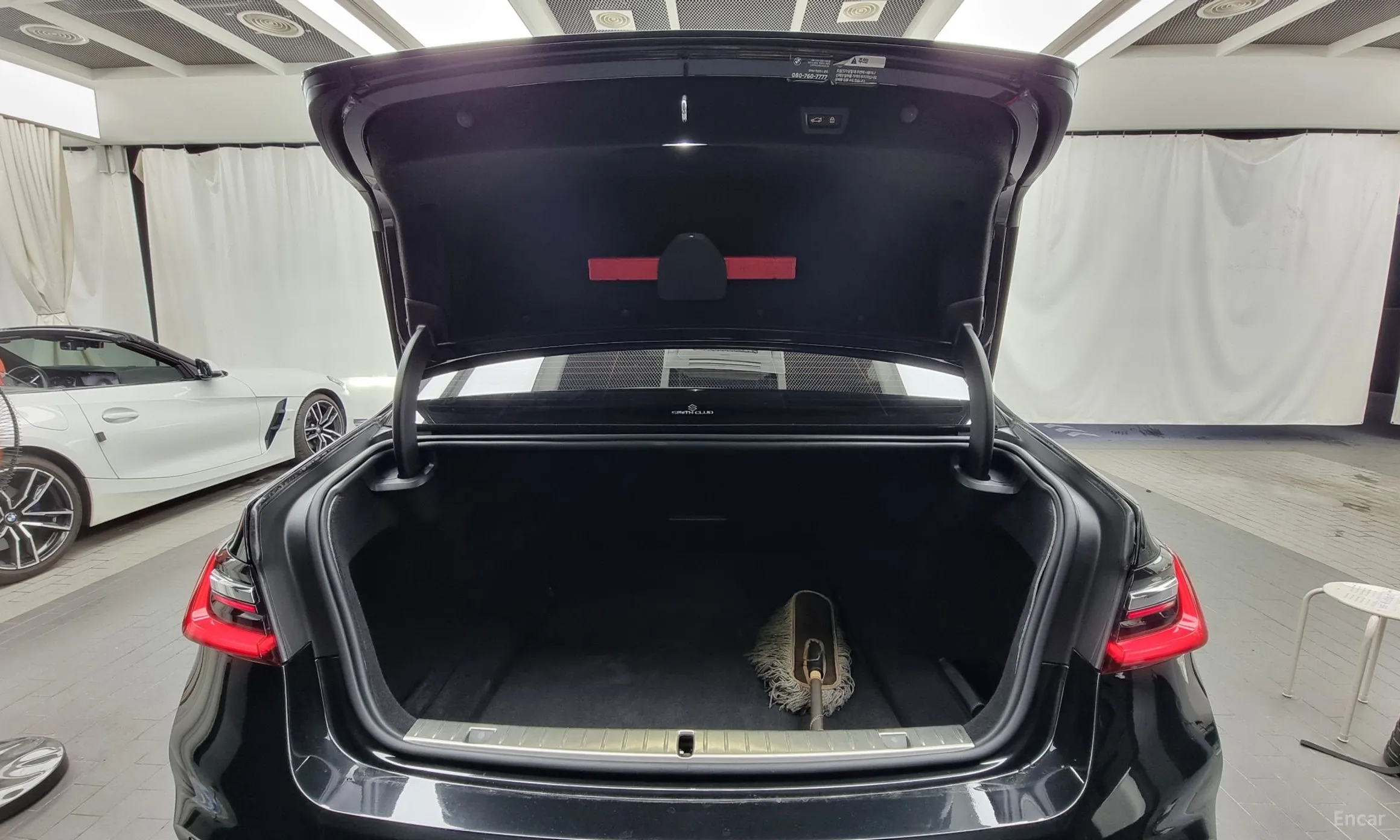BMW 7 Series (G11) превью 20