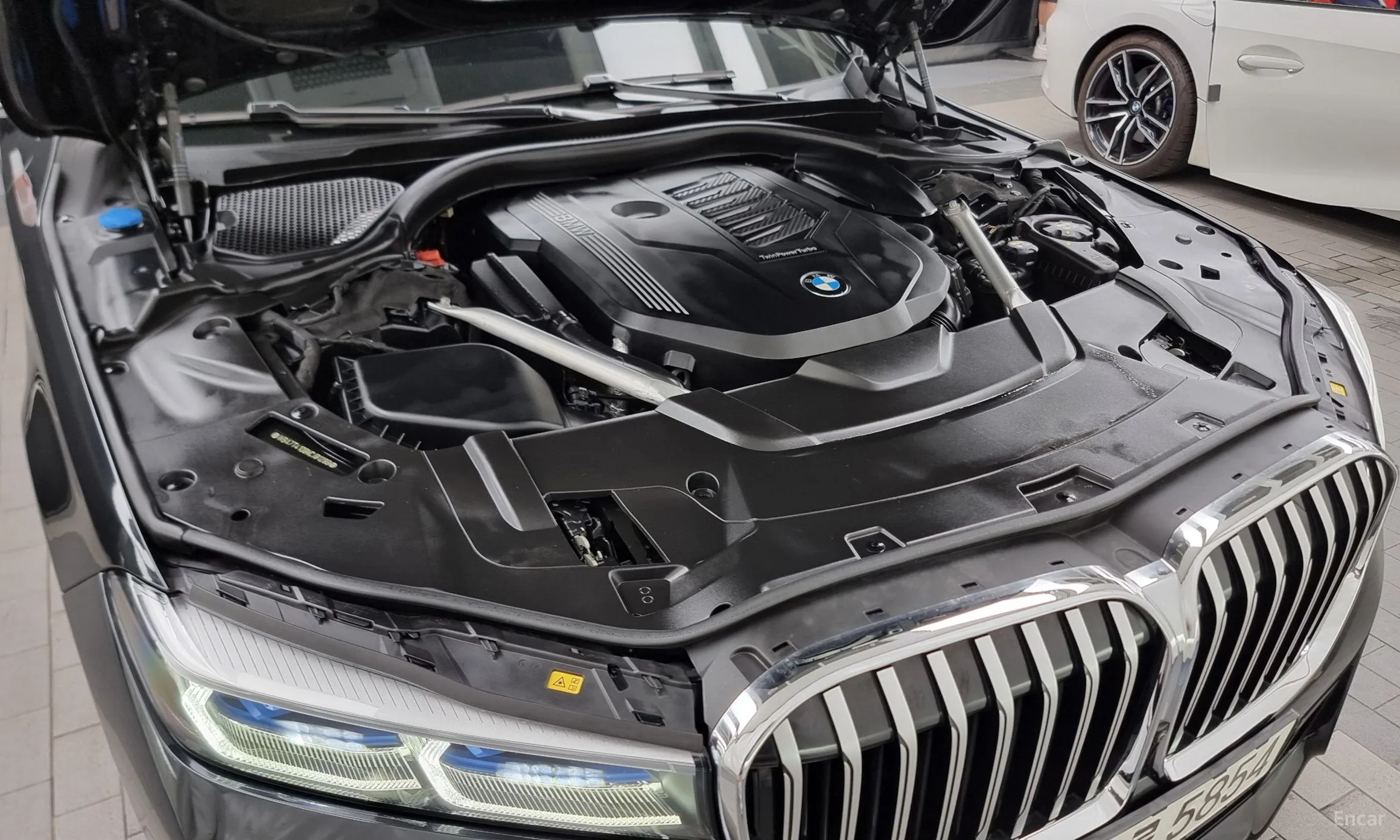 BMW 7 Series (G11) превью 6
