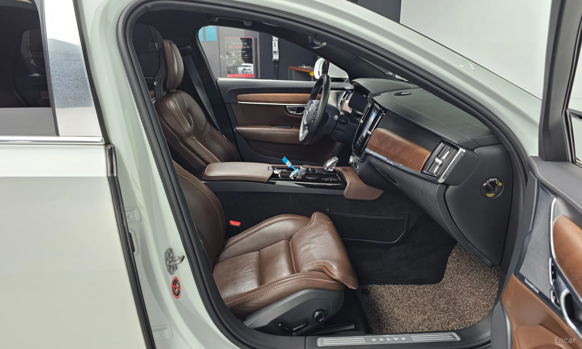 Volvo S90 превью 10