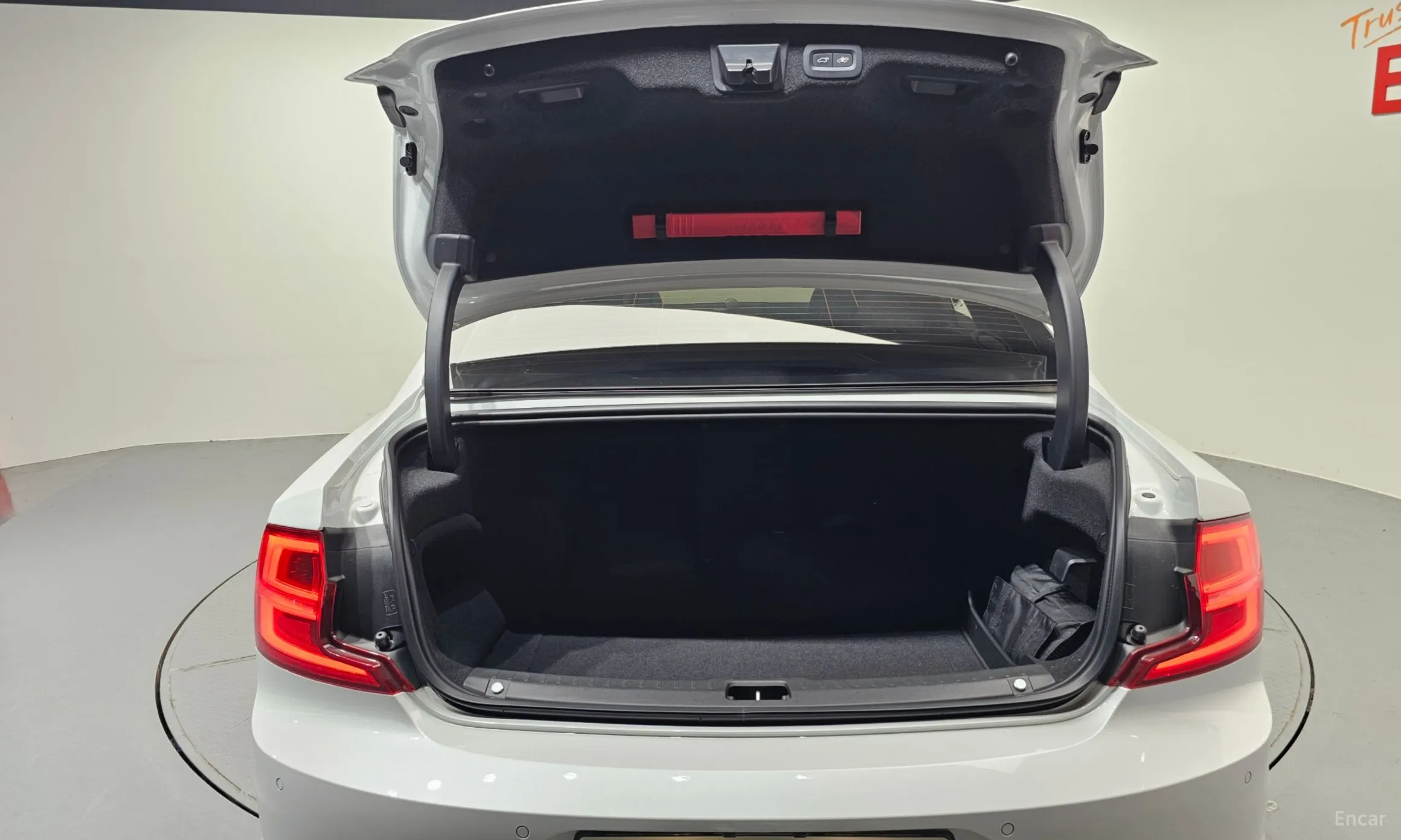 Volvo S90 превью 20