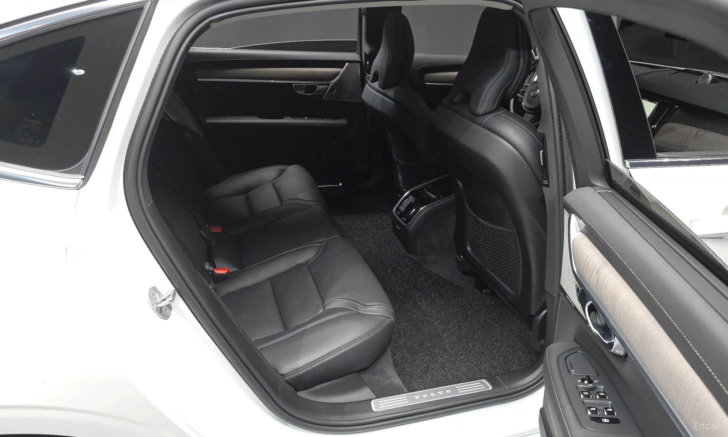 Volvo S90 превью 12