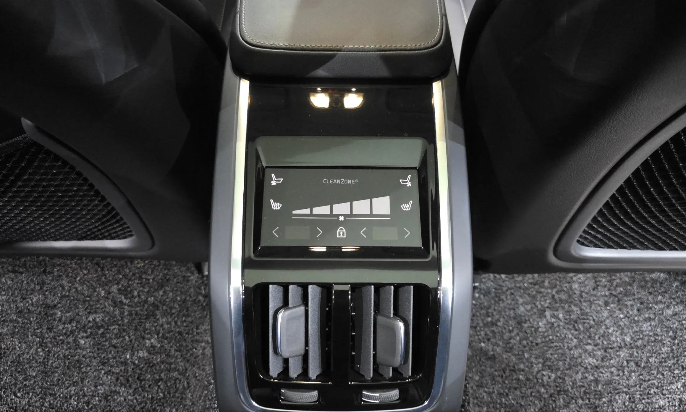 Volvo S90 превью 18