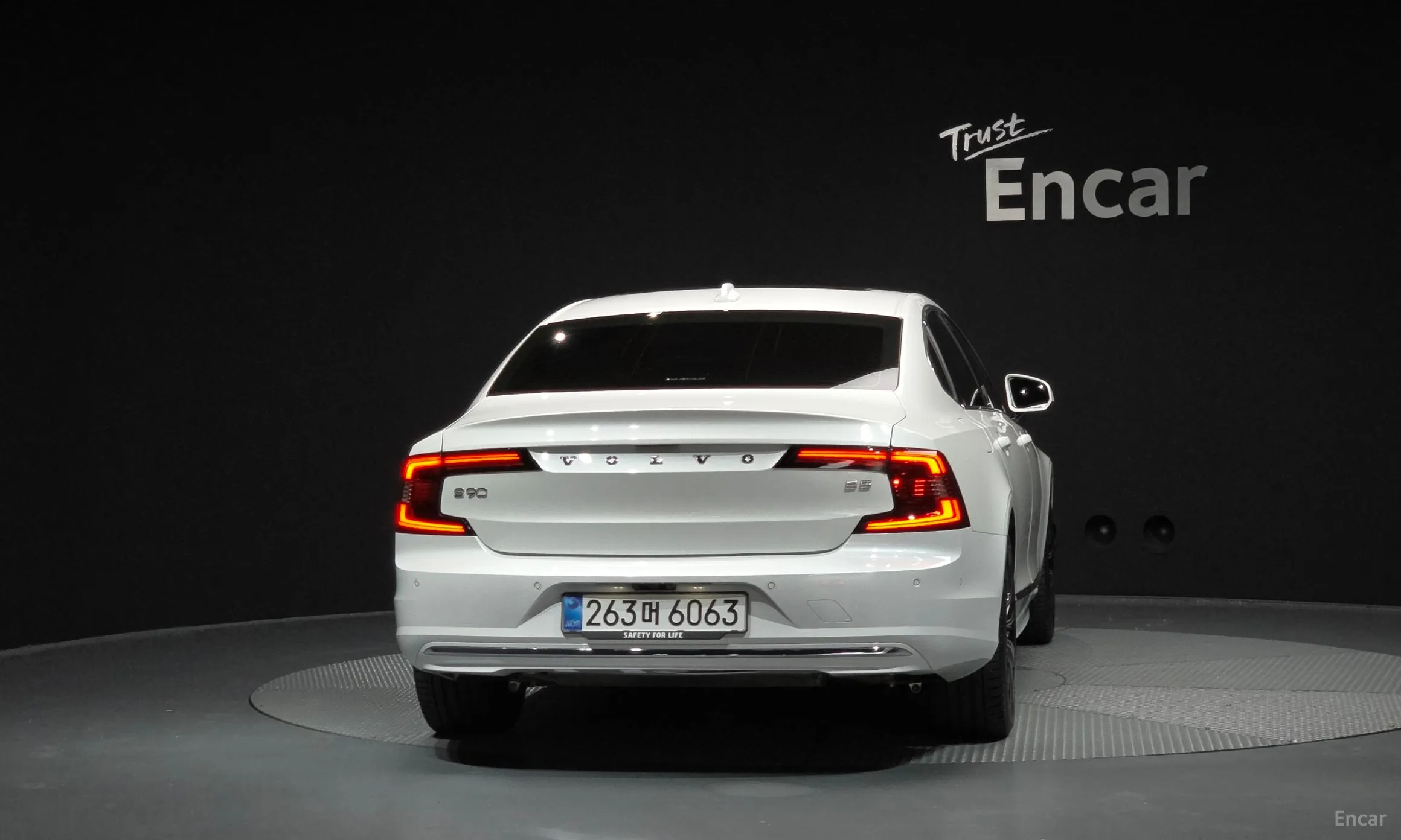 Volvo S90 превью 4
