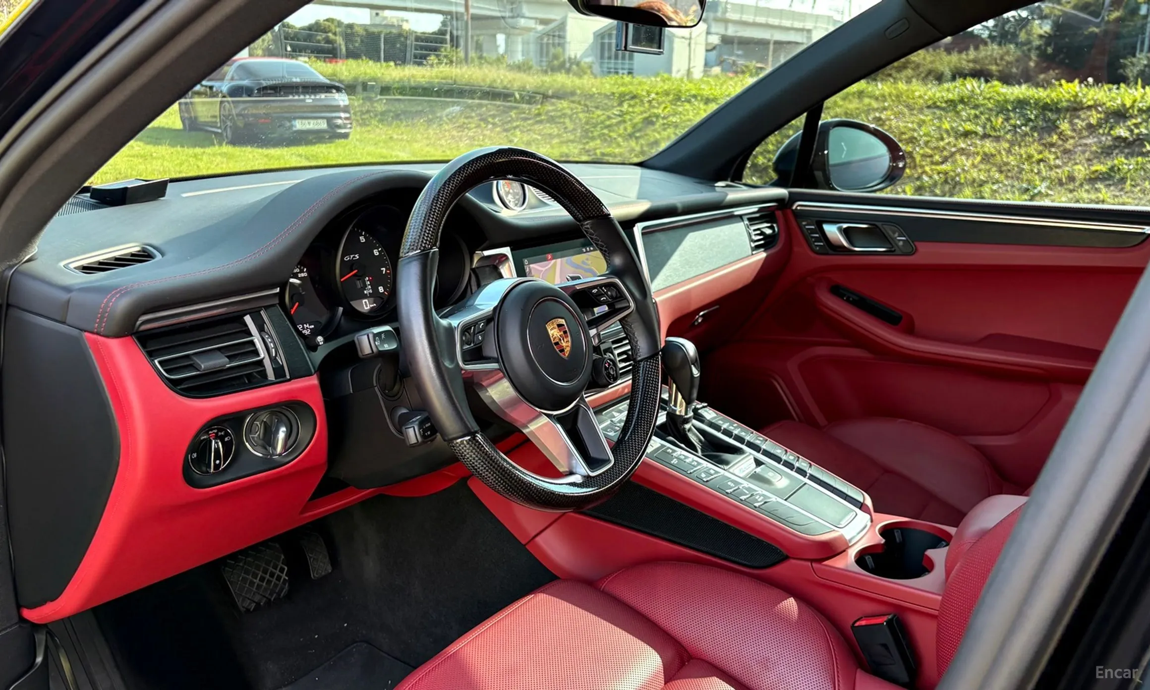 Porsche Macan превью 10