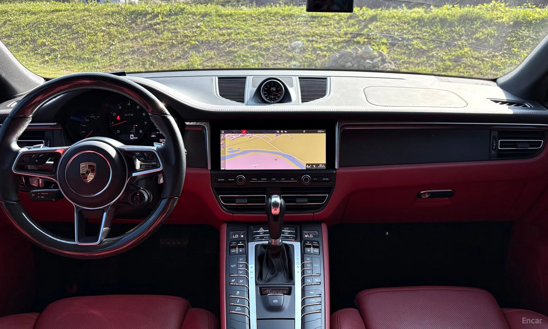 Porsche Macan превью 13