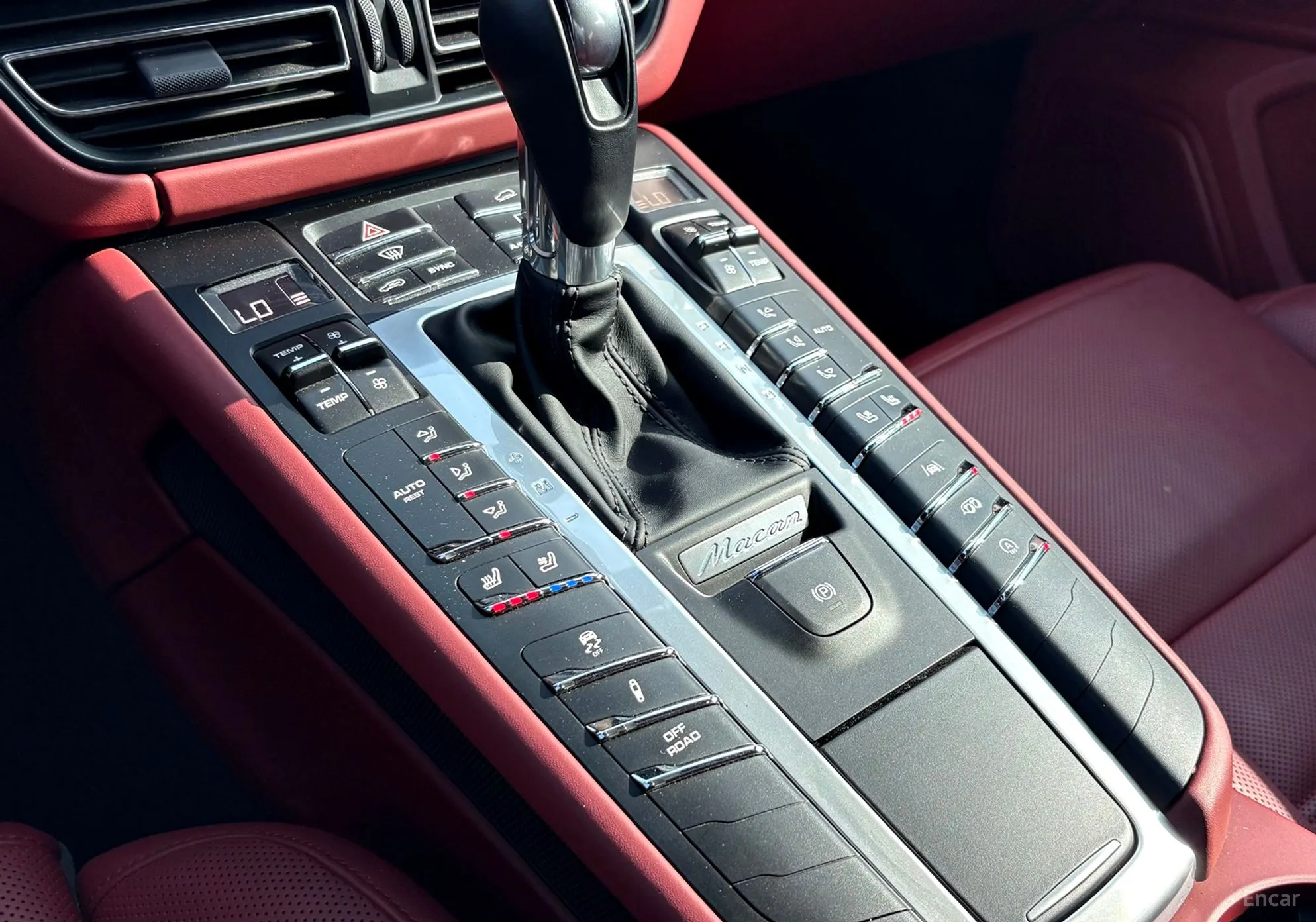Porsche Macan превью 17