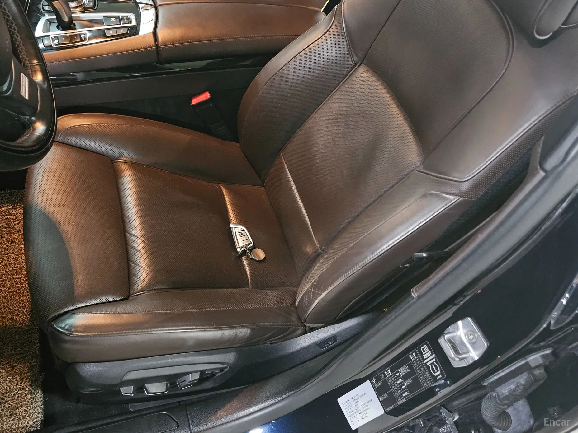 BMW 7 Series (F01) превью 10